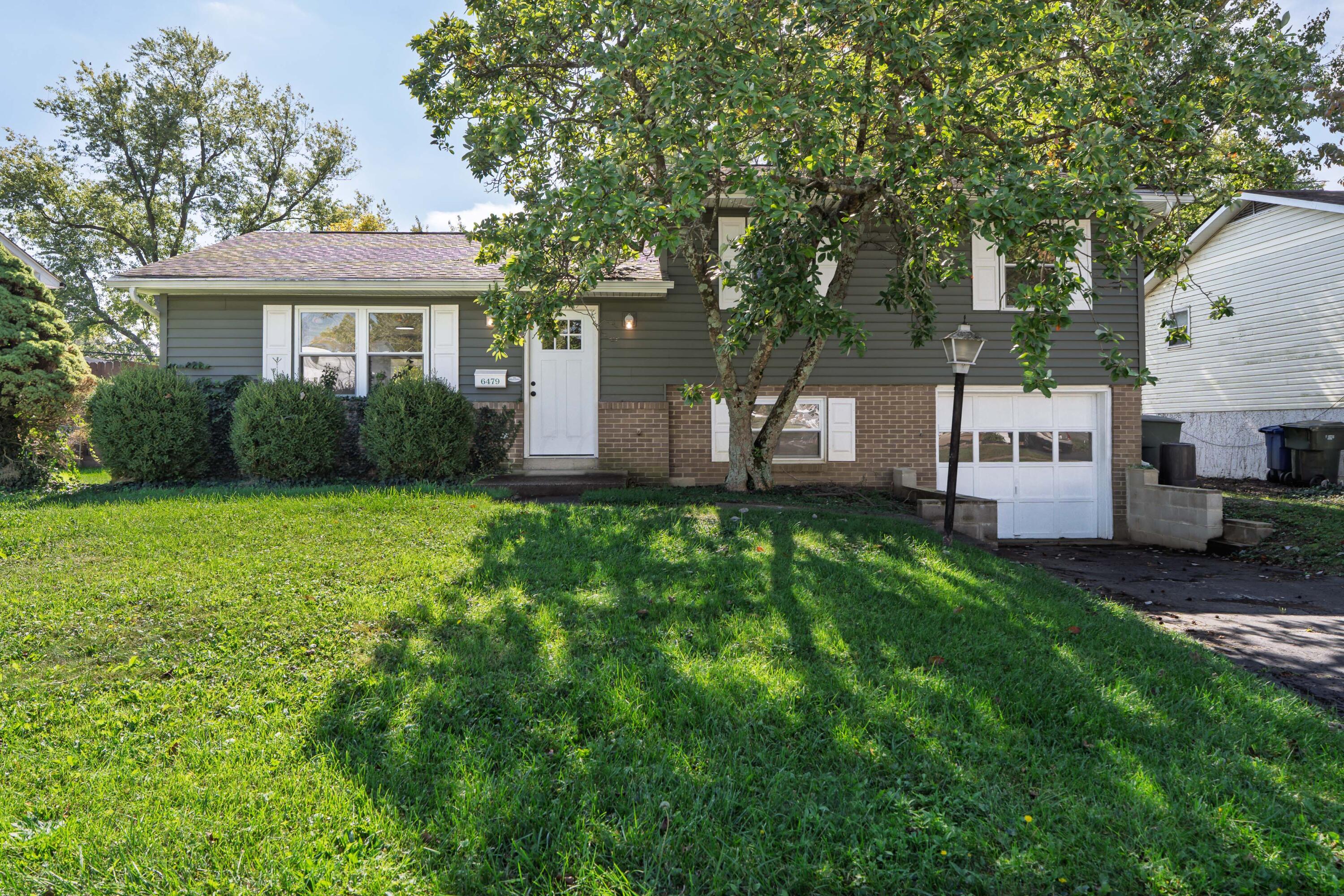 6479 Carriage Lane Property Photo 1