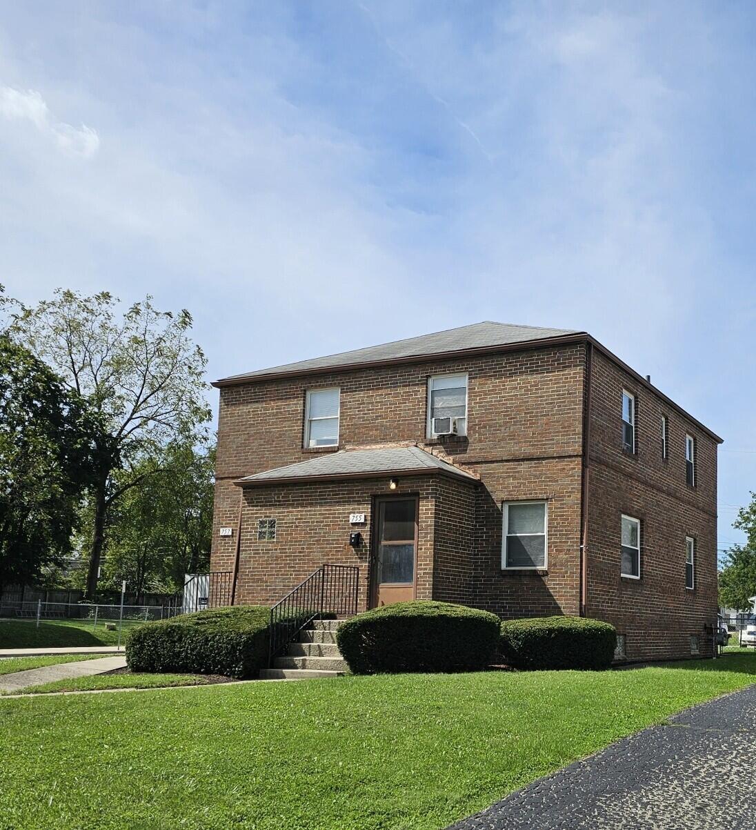 755 S Burgess Avenue Property Photo 1