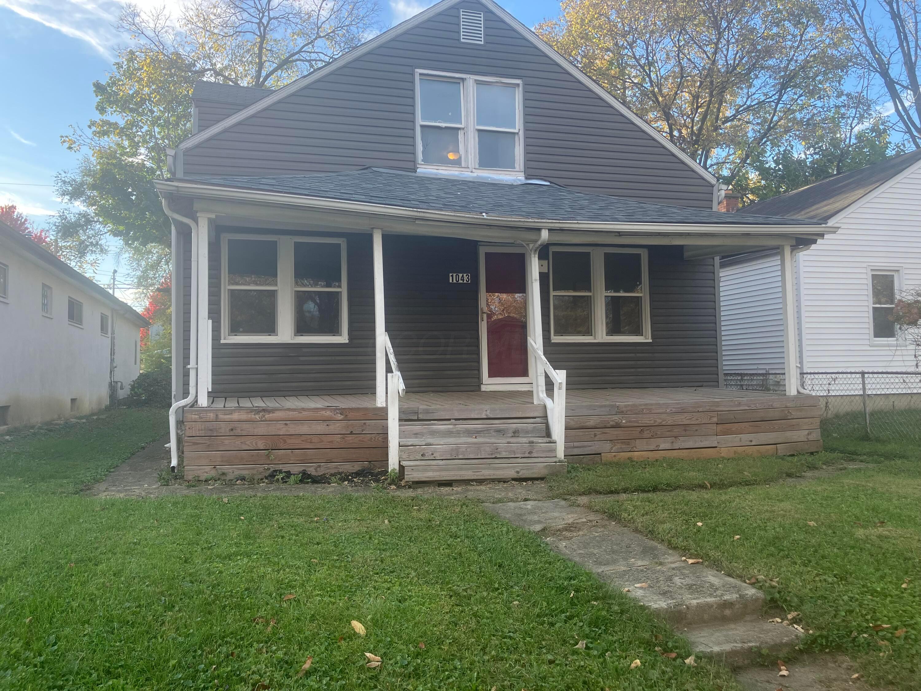 1043 Seymour Avenue Property Photo 1
