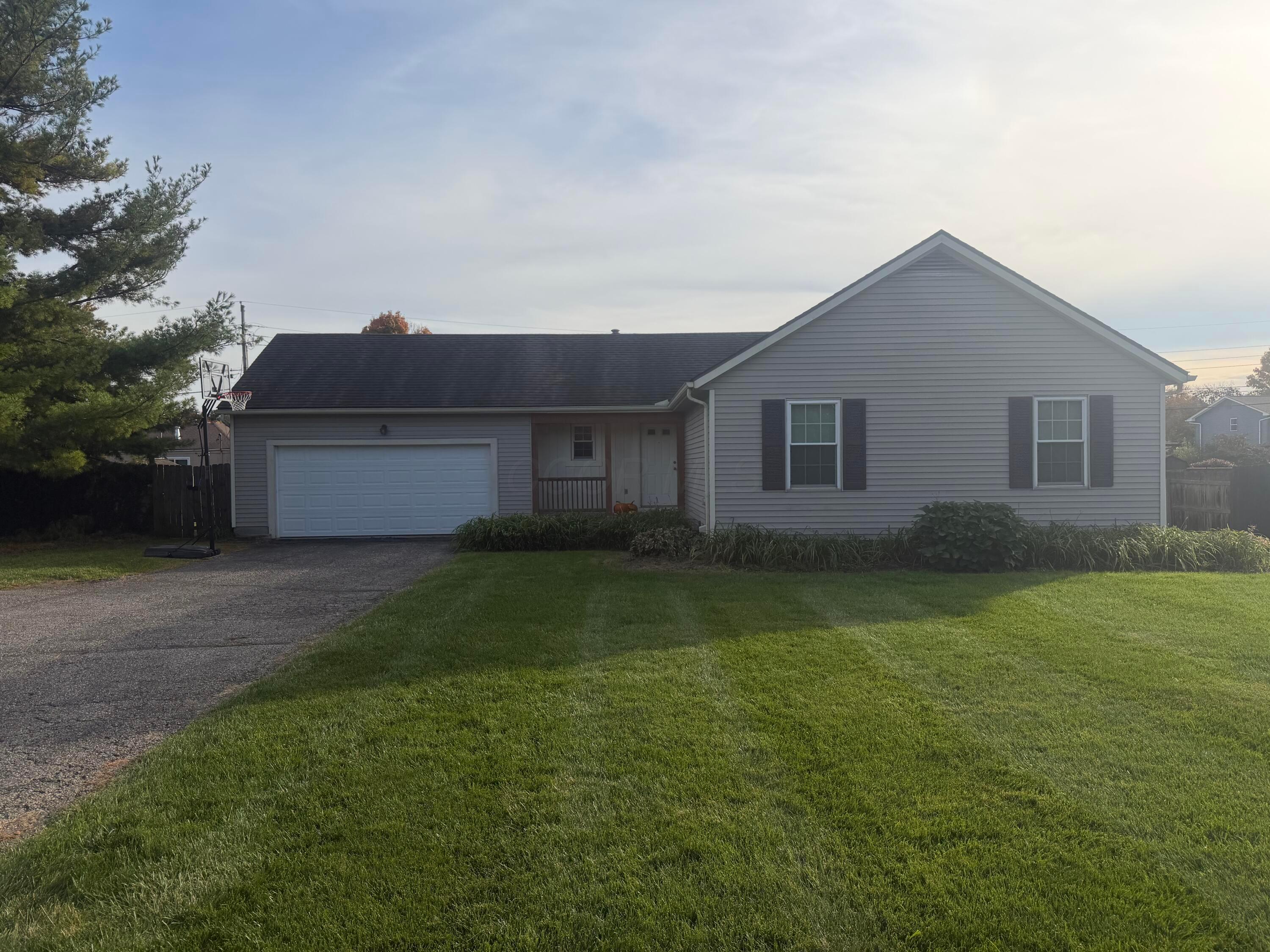 9823 Refugee Road Property Photo 1
