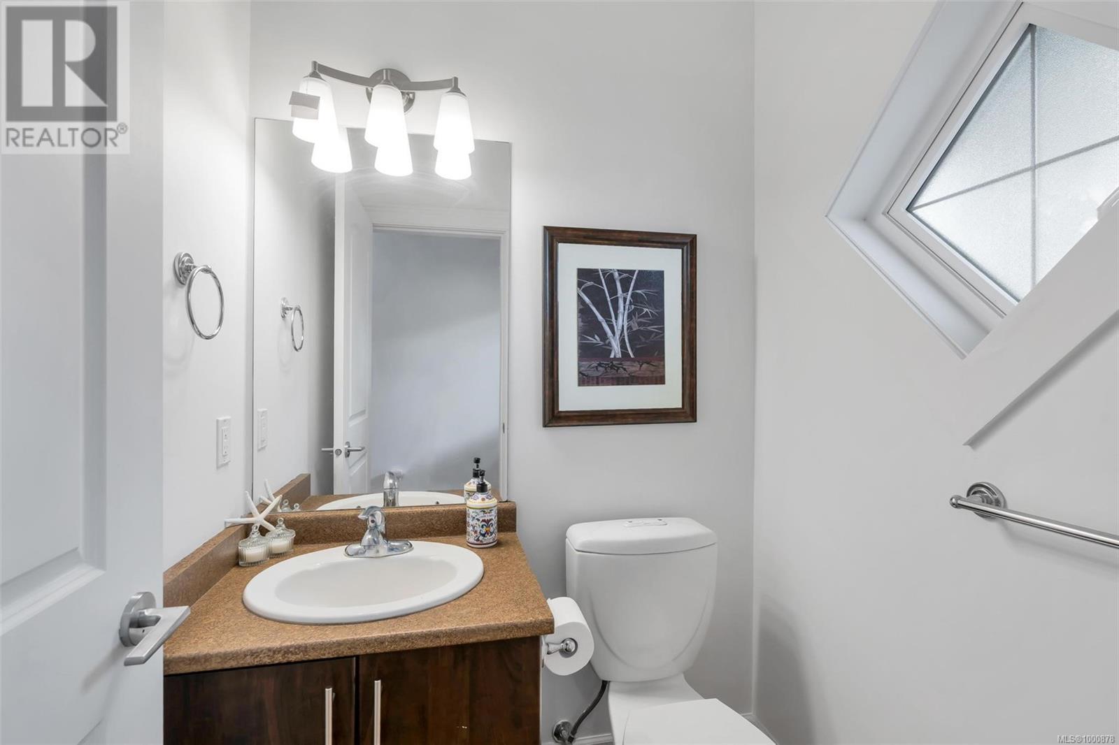 19 2210 Sooke Rd Property Photo 18