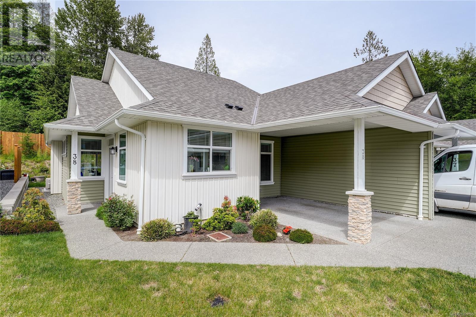 38 300 Grosskleg Way Property Photo 1