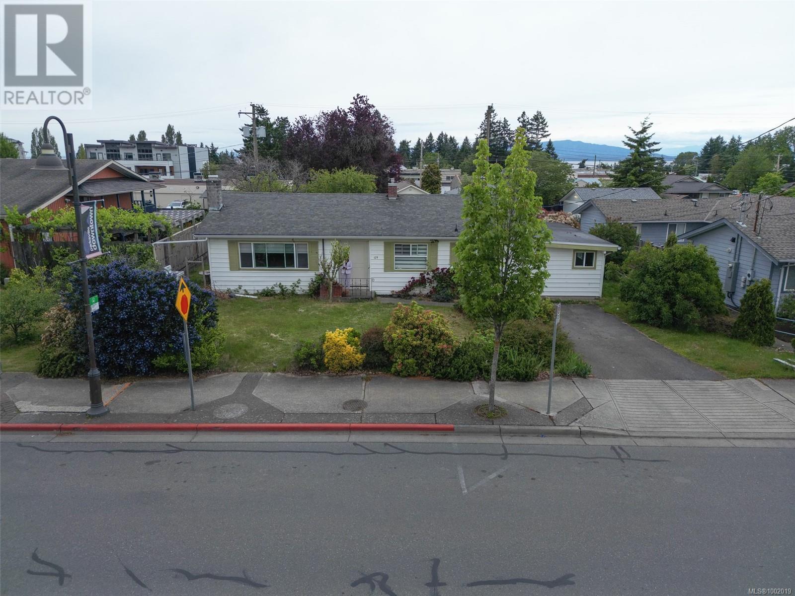 129 Jensen Ave E Property Photo 1
