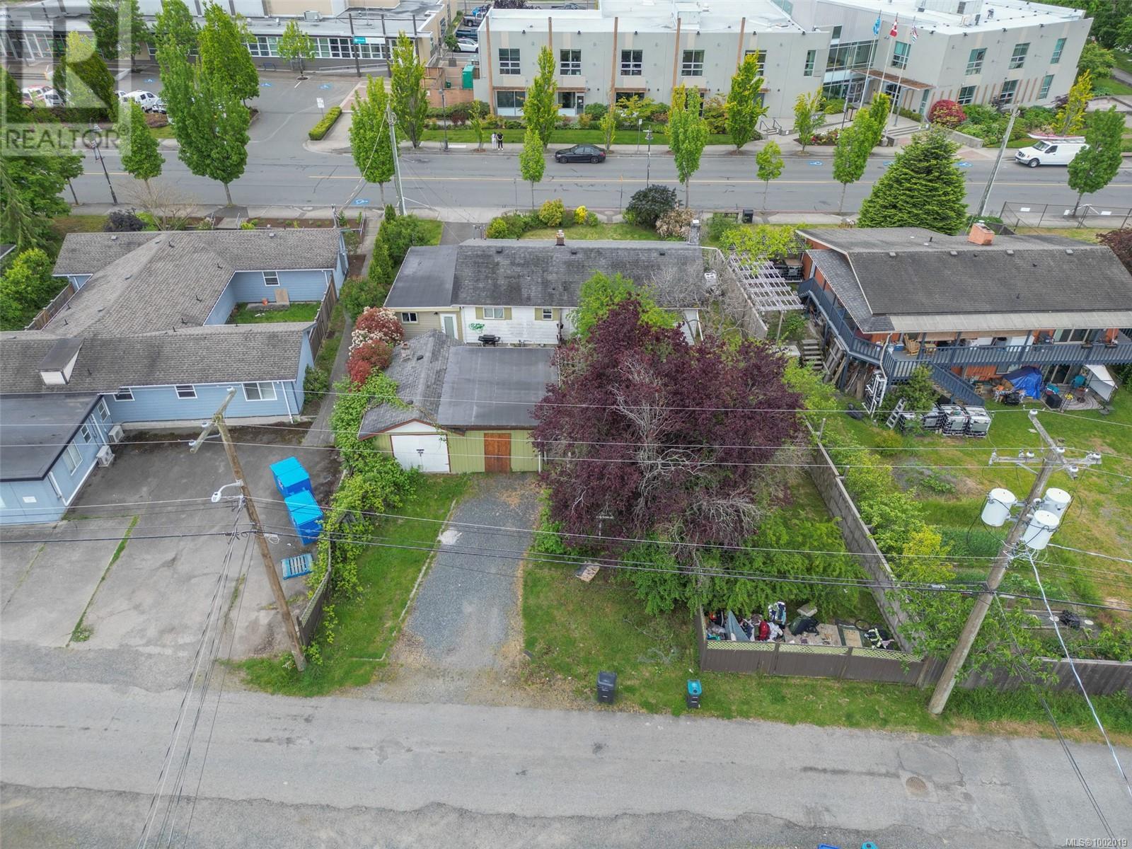 129 Jensen Ave E Property Photo 4