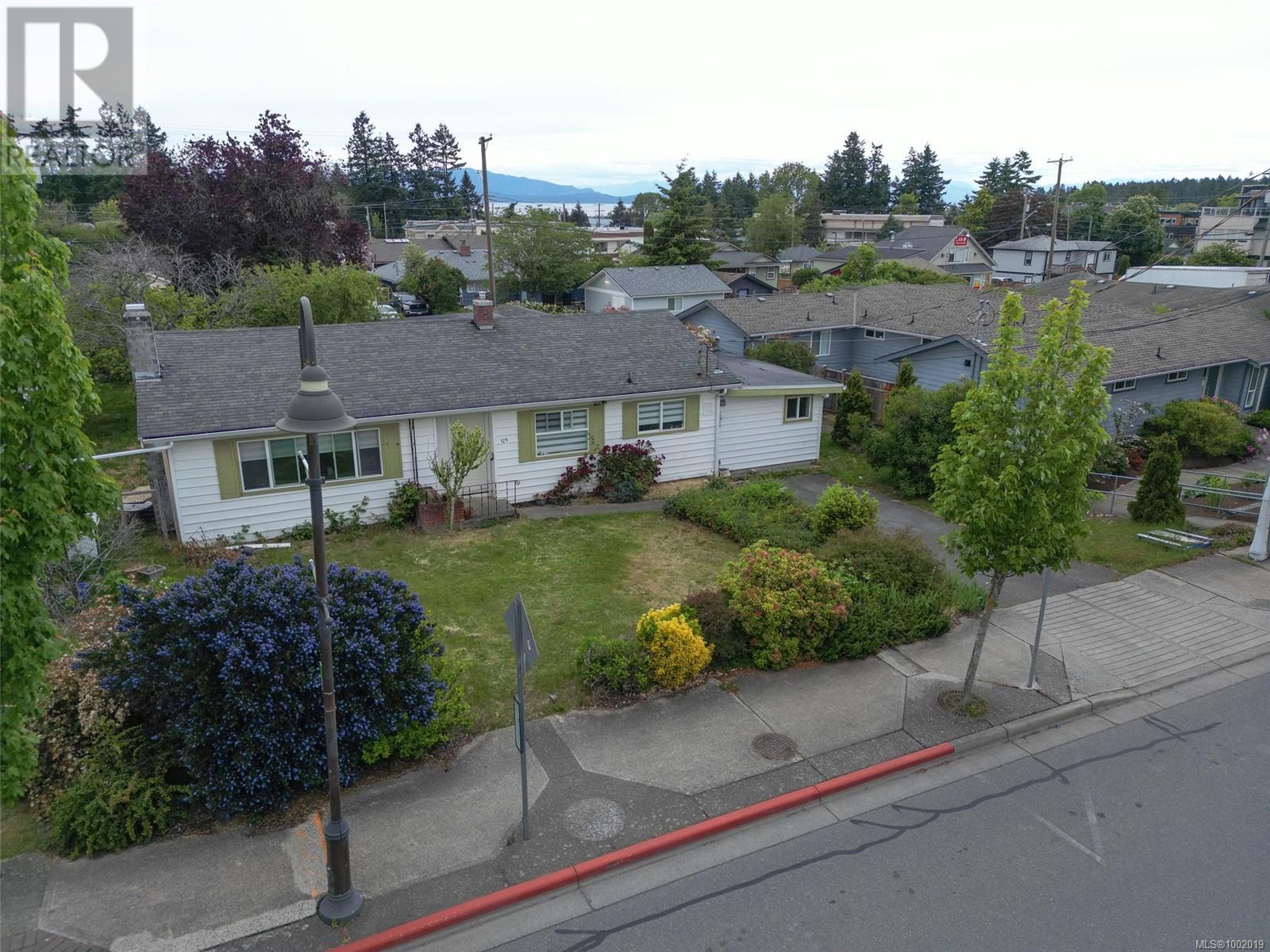 129 Jensen Ave E Property Photo 5