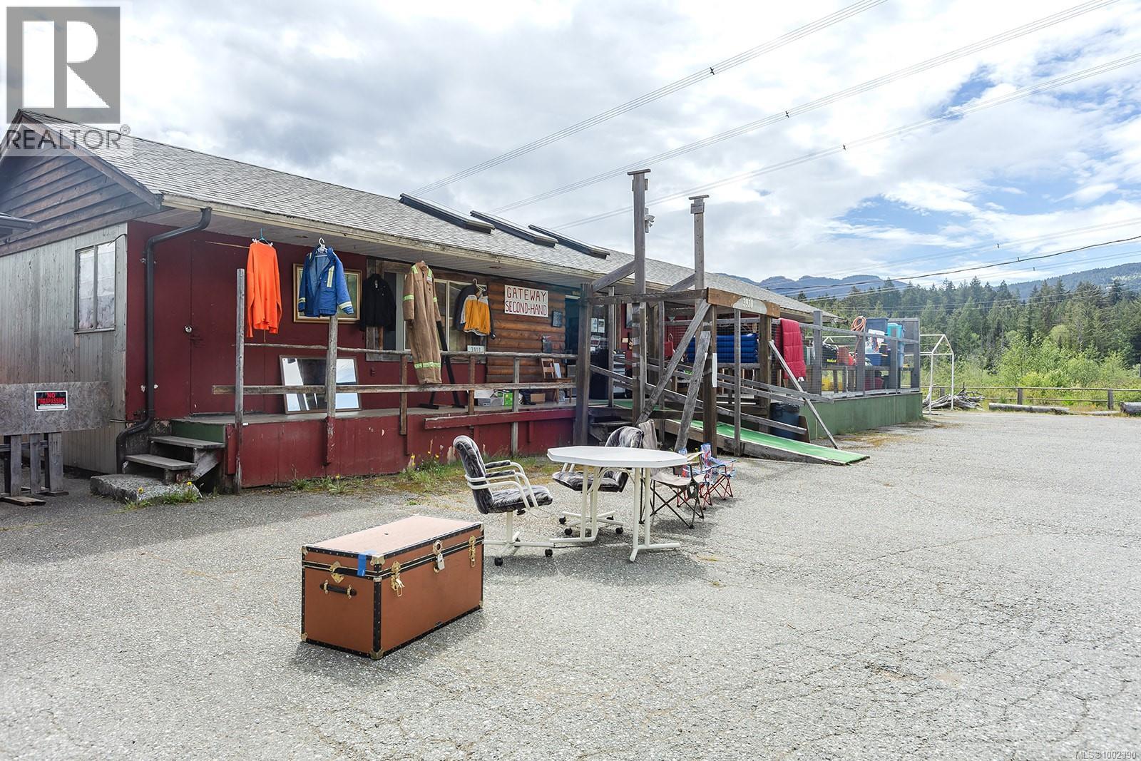 3910 Alberni Hwy Property Photo 5