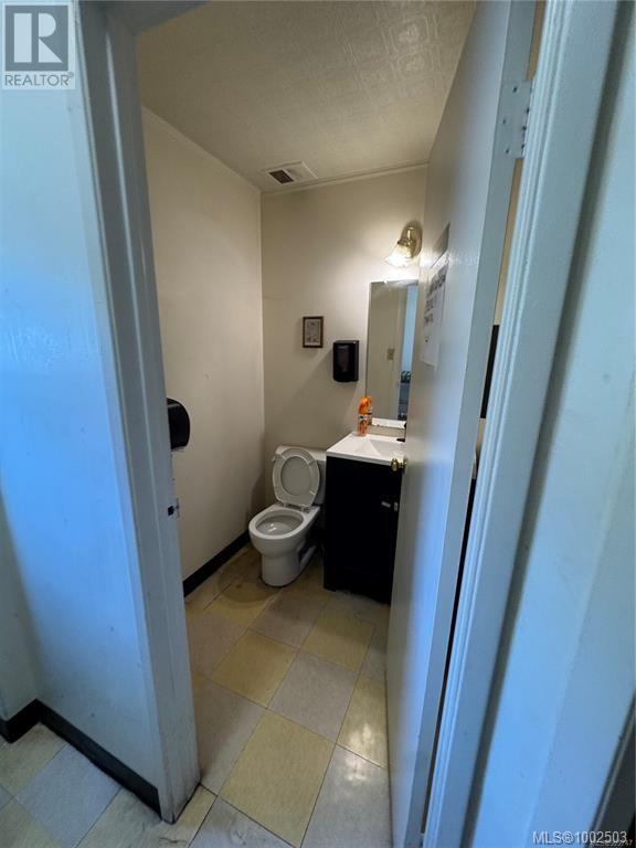 765 Fort St Property Photo 12