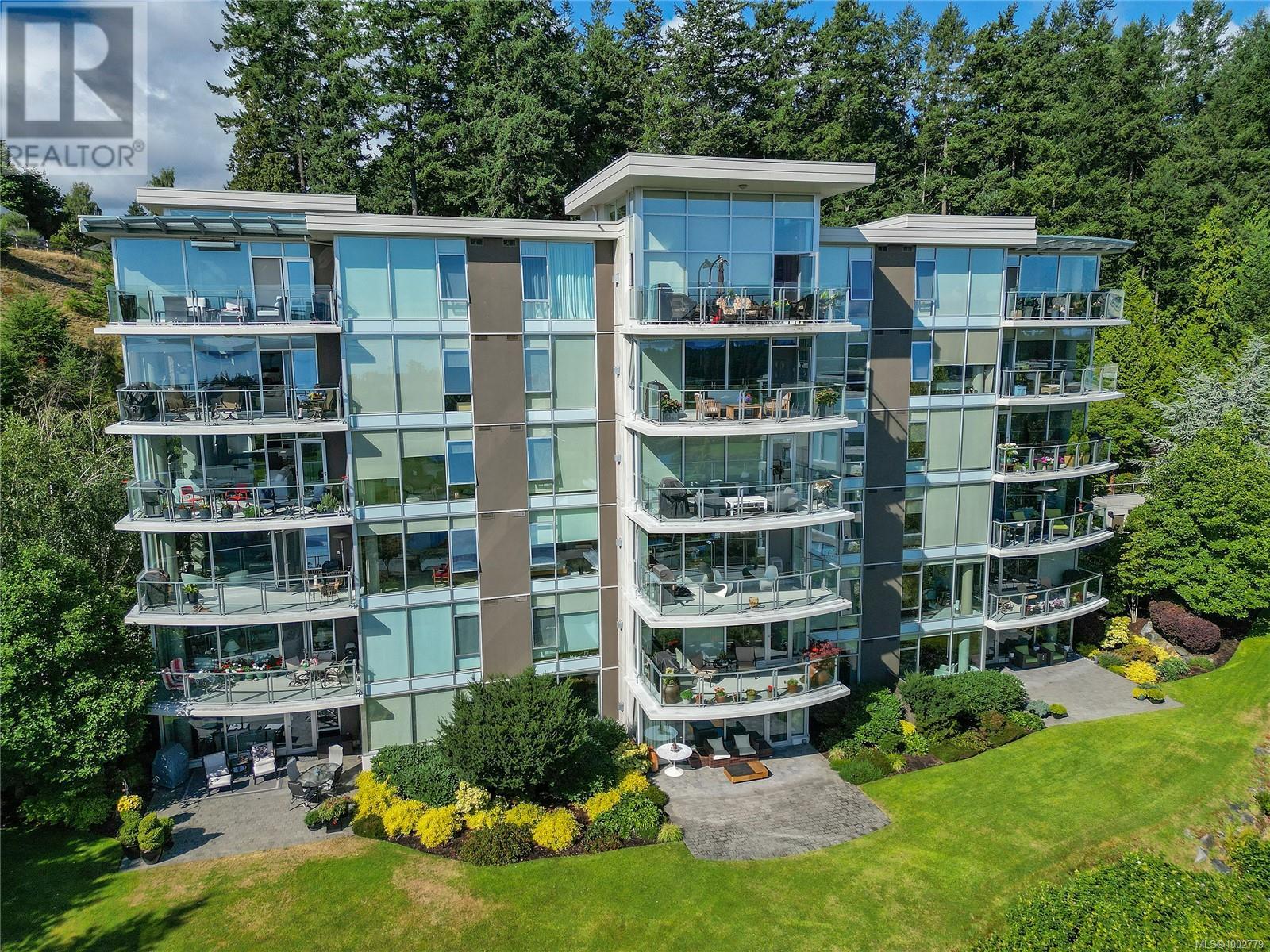 503 738 Sayward Hill Terr Property Photo 1