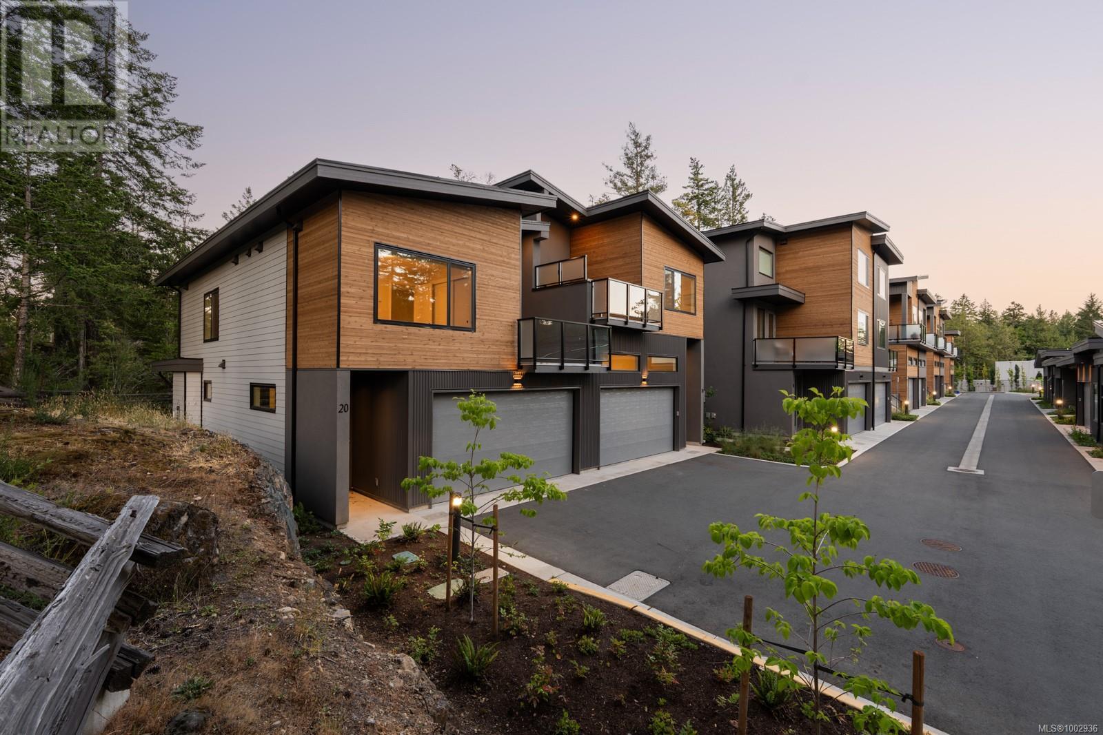 3921 Olympian Way #20 Property Photo 3