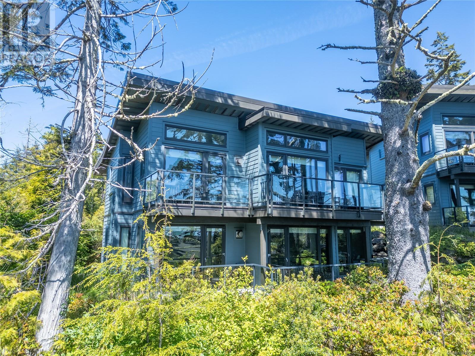 1104 596 Marine Dr