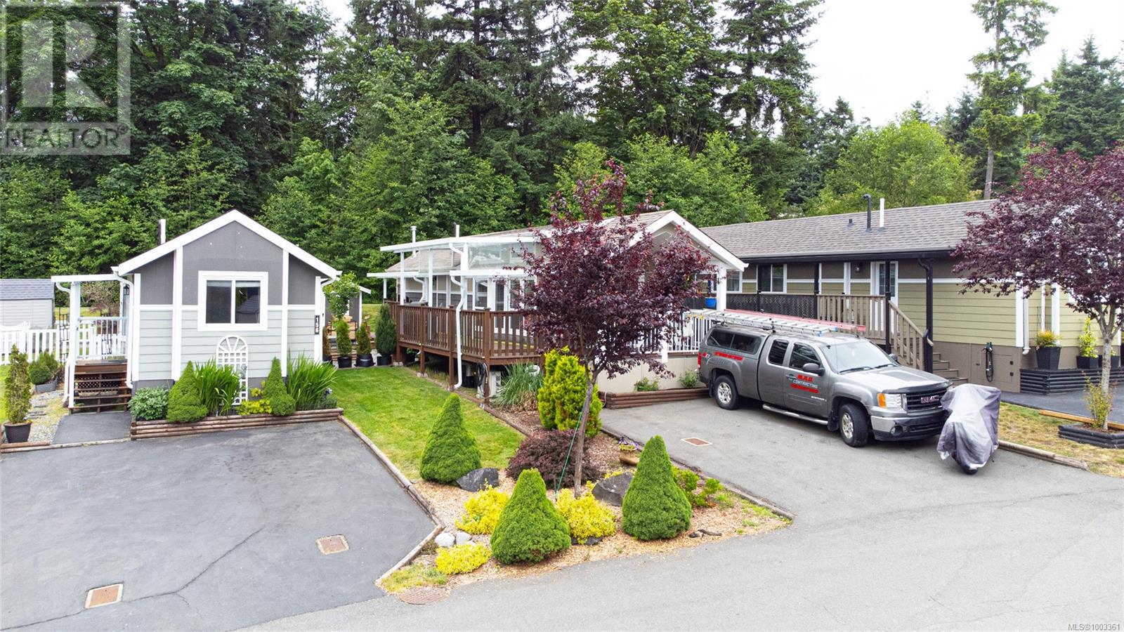 158 3042 River Rd Property Photo 3