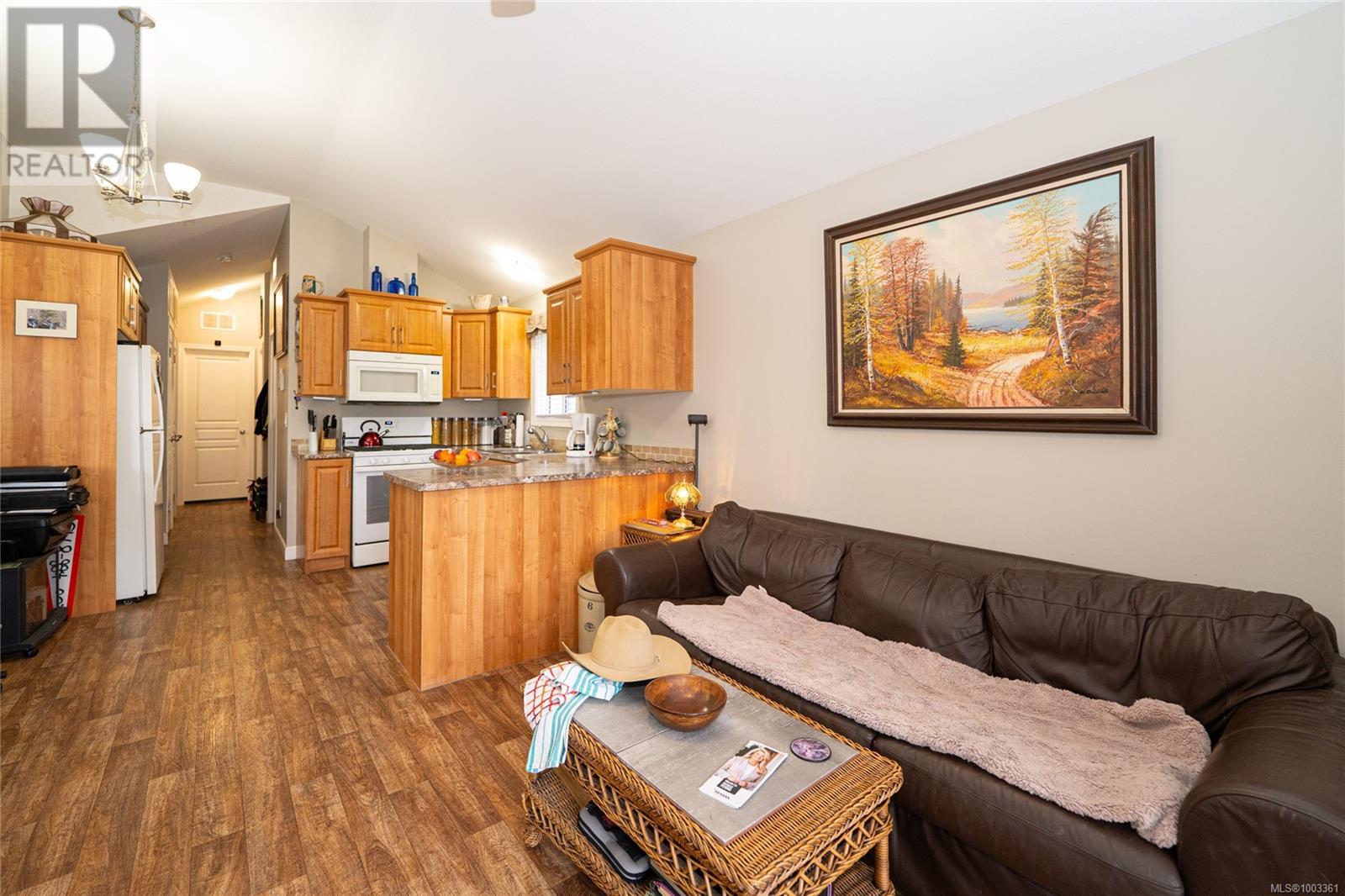 158 3042 River Rd Property Photo 13