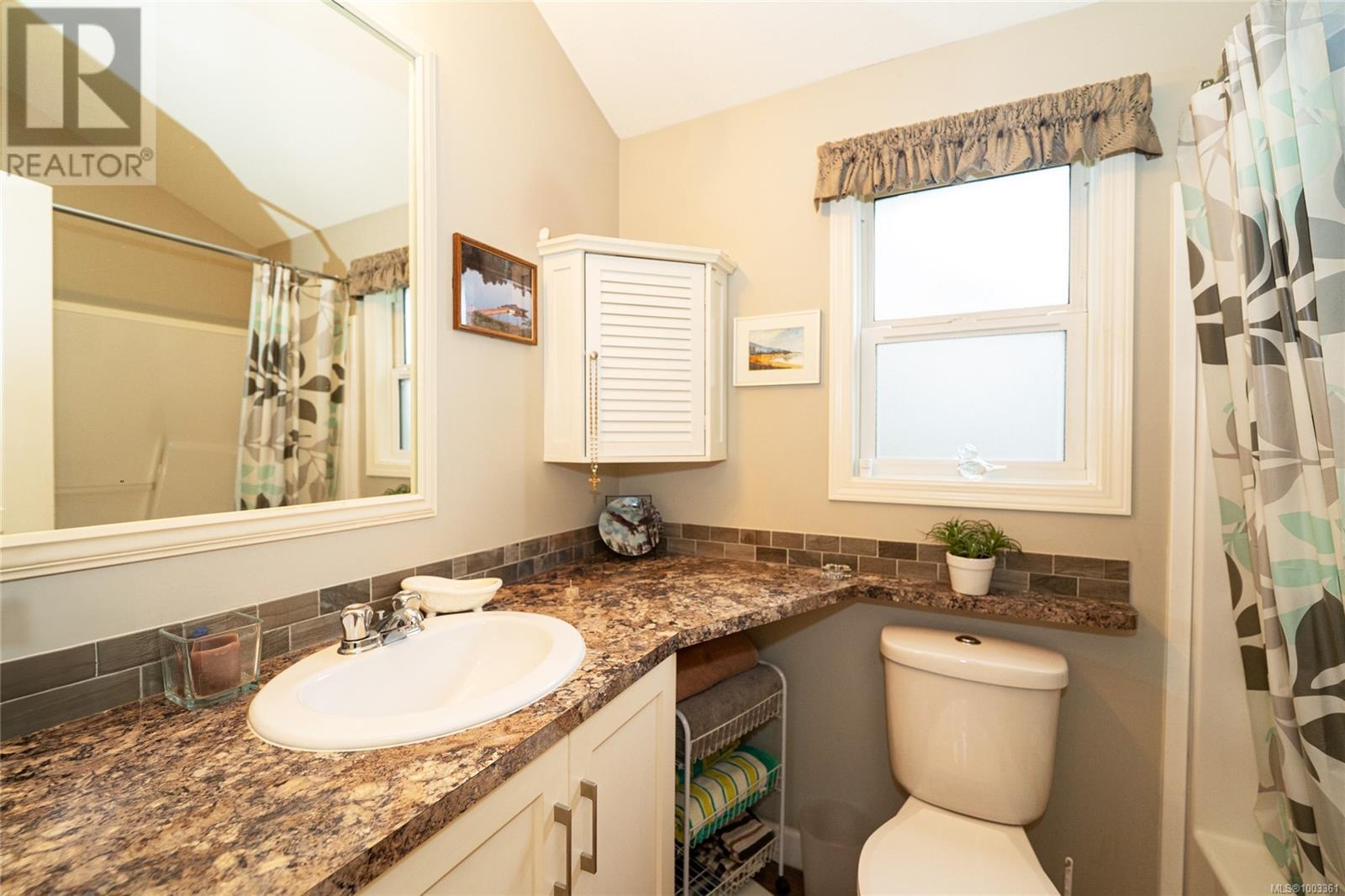158 3042 River Rd Property Photo 16