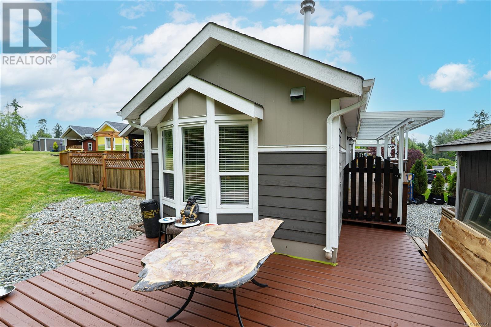 158 3042 River Rd Property Photo 24