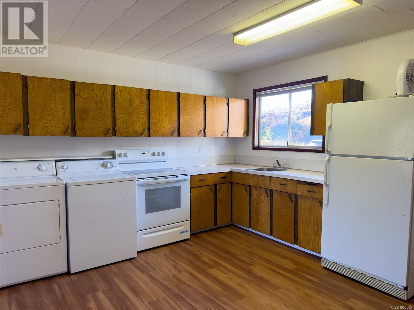 461 Coal Harbour Rd Property Photo 6