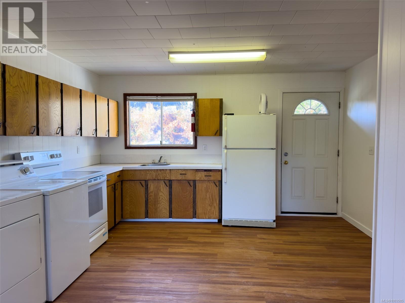 461 Coal Harbour Rd Property Photo 7