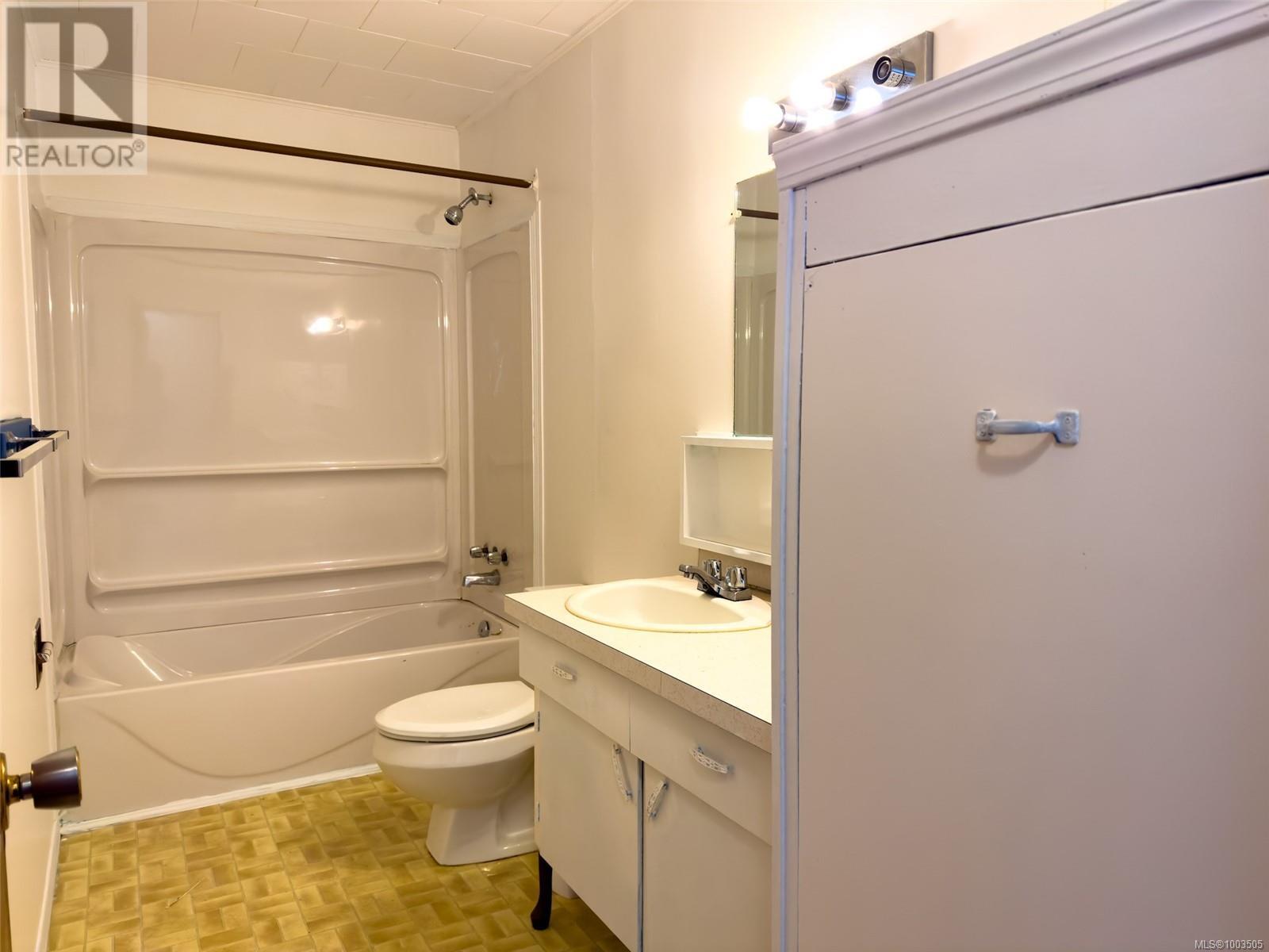 461 Coal Harbour Rd Property Photo 15