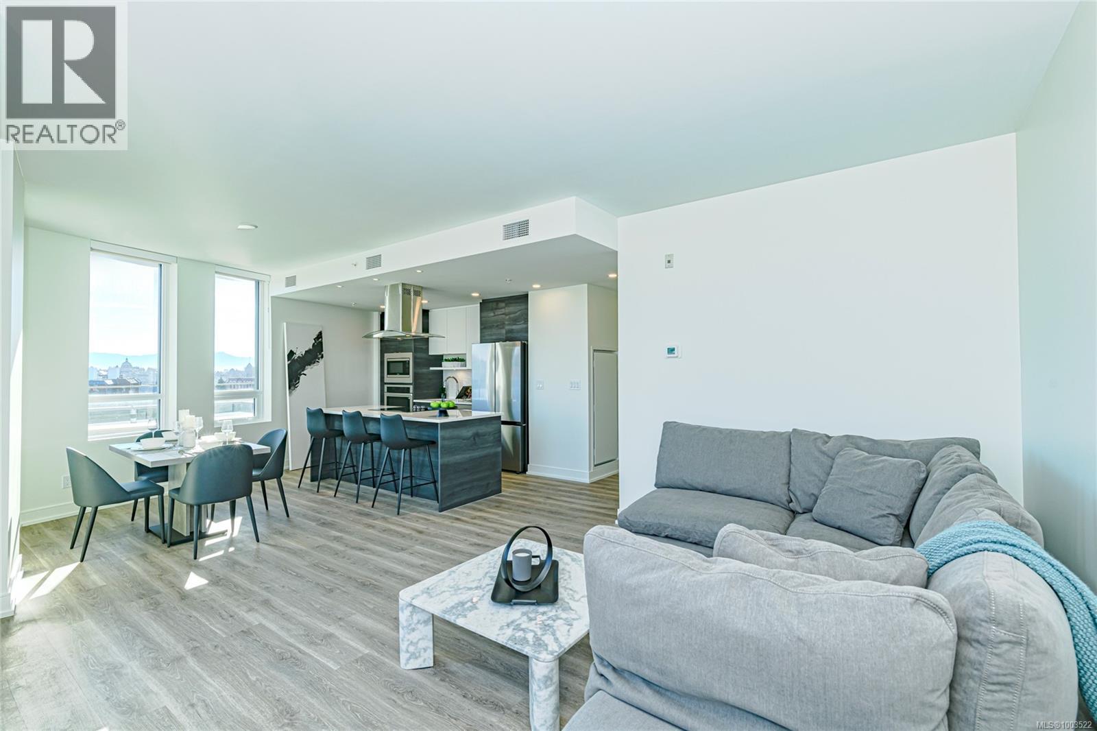 900 1628 Store St Property Photo 1