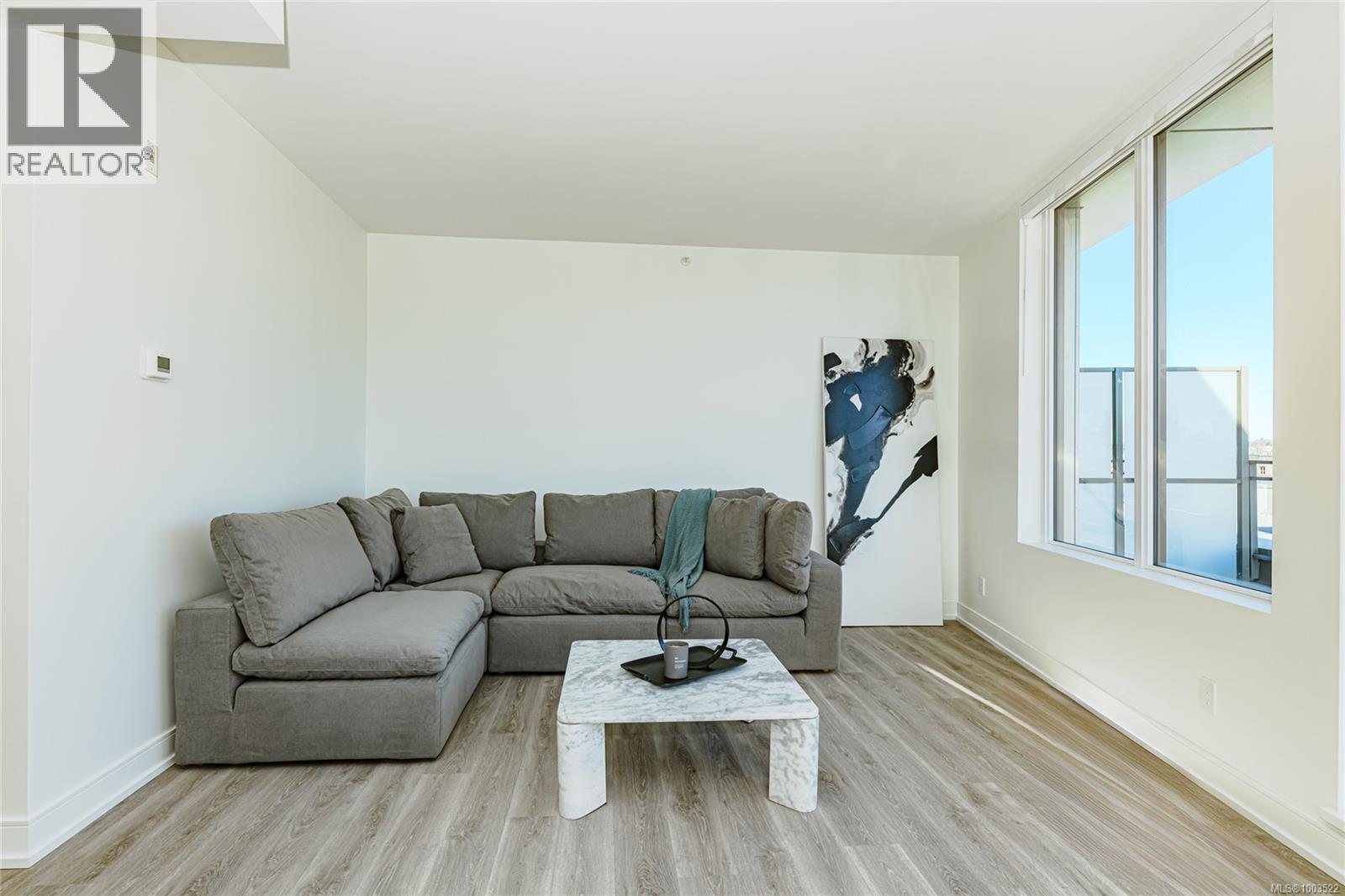 900 1628 Store St Property Photo 33