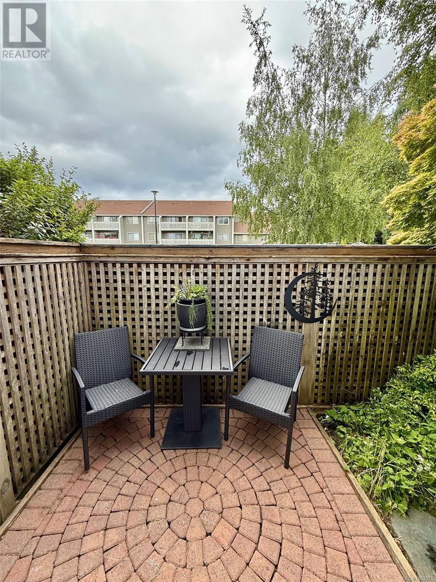 6 7120 West Saanich Rd Property Photo 12