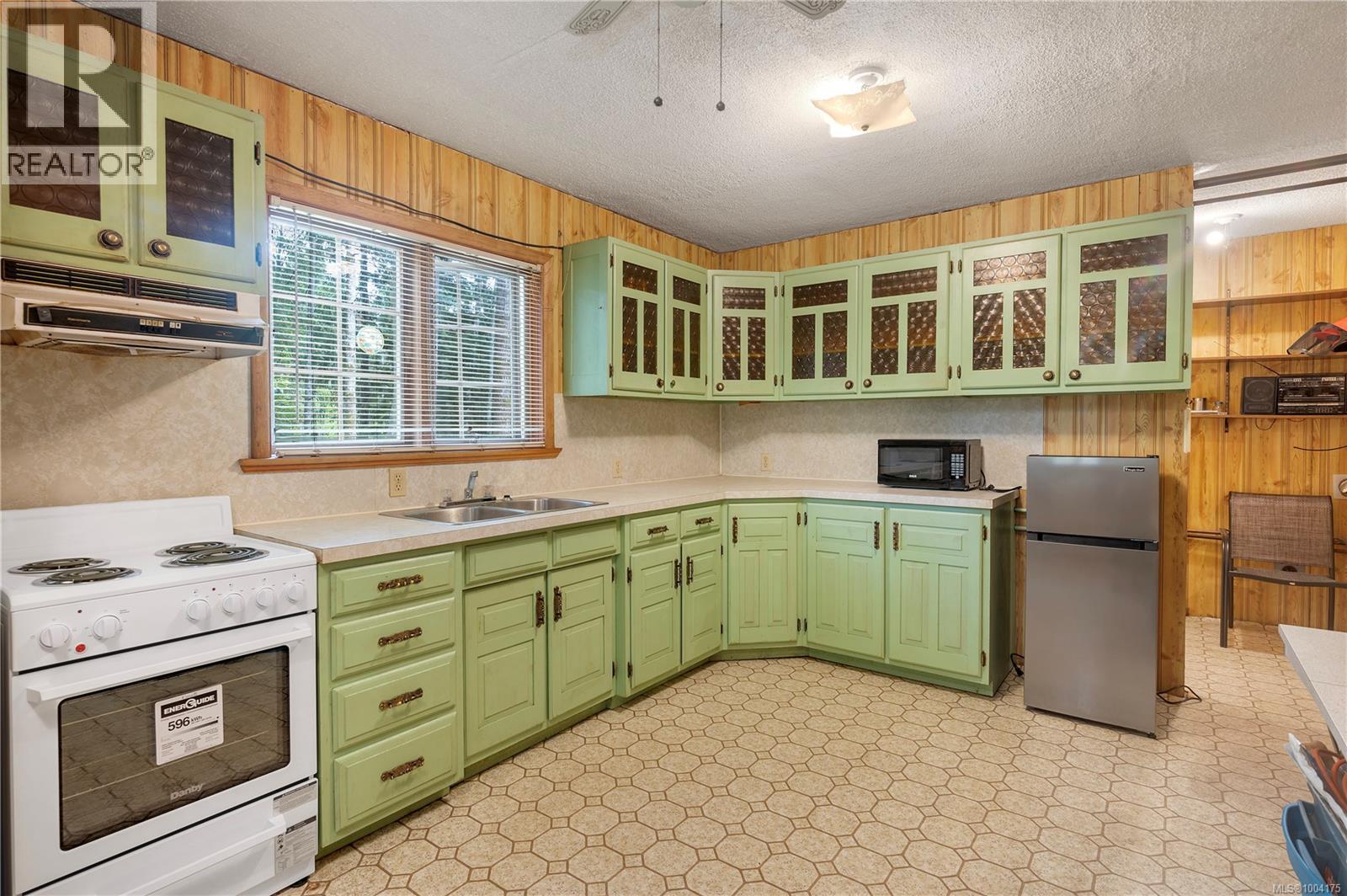 413 Cape Mudge Road Property Photo 4