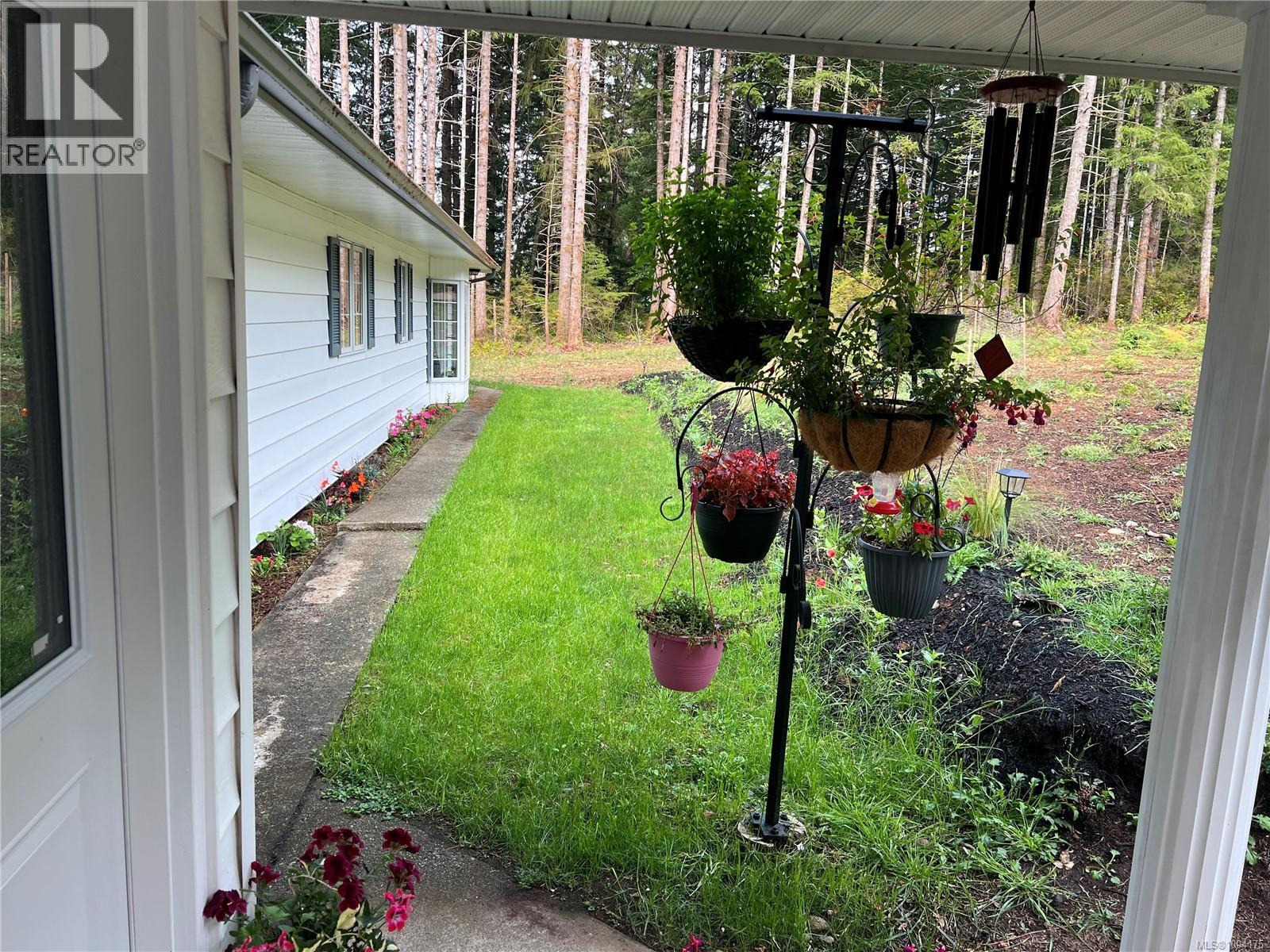 413 Cape Mudge Road Property Photo 7