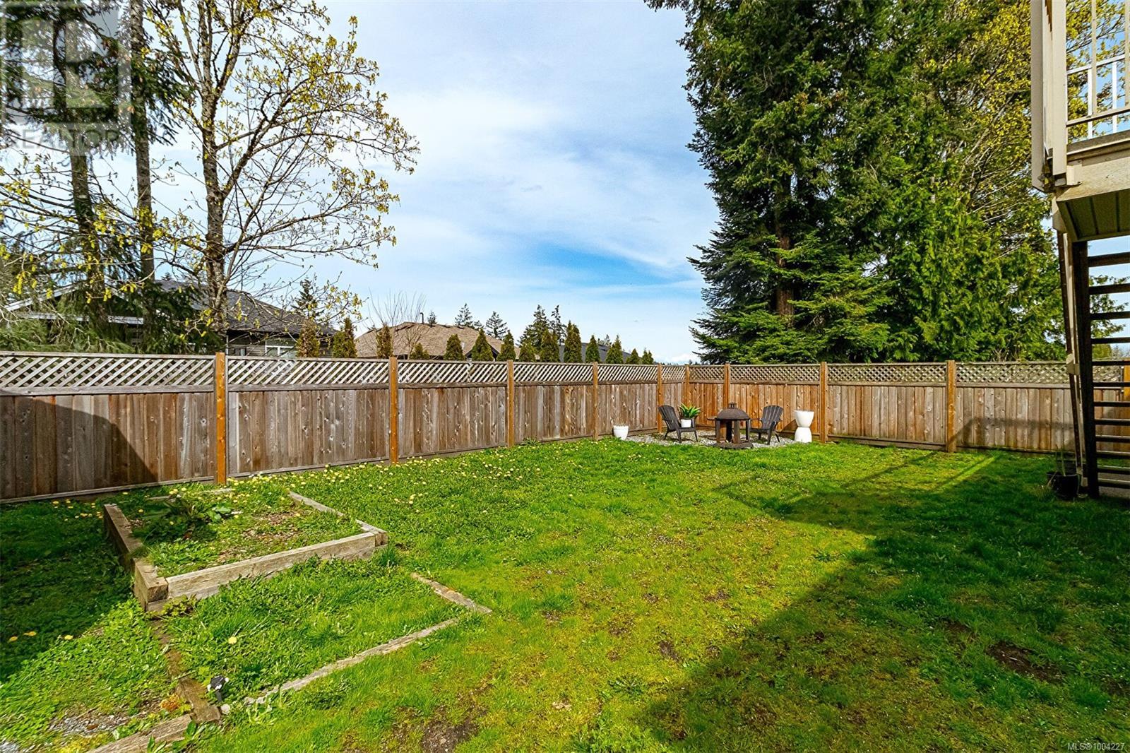 1050 Southwood Dr Property Photo 33