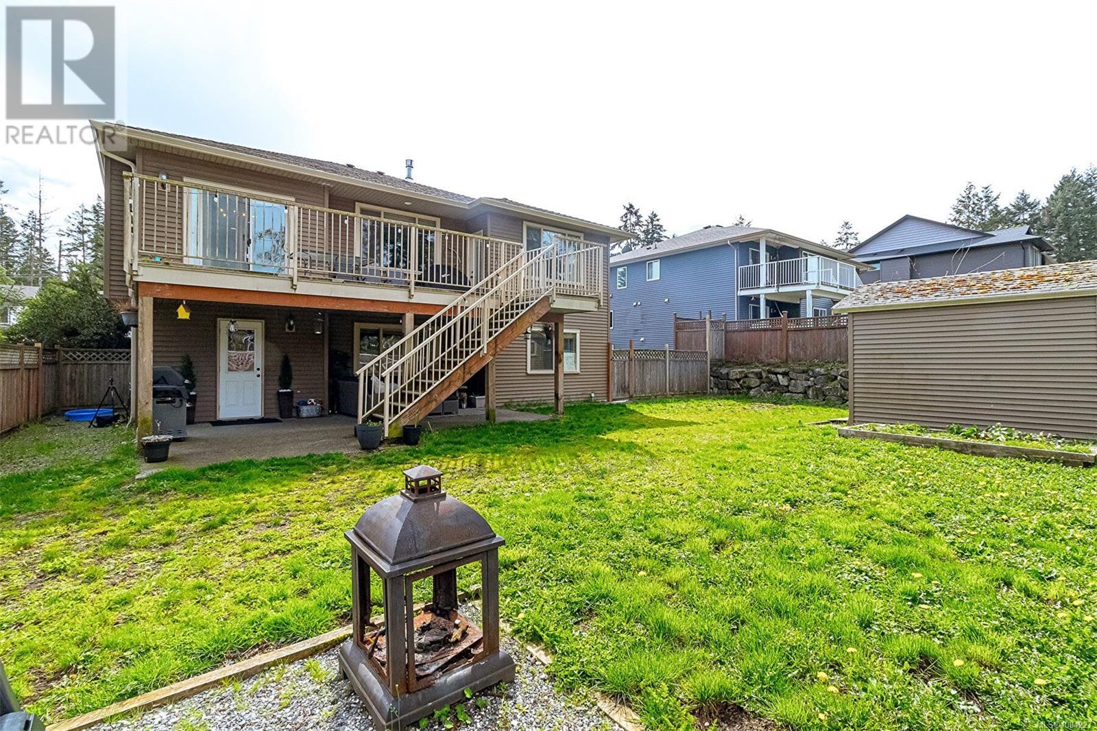 1050 Southwood Dr Property Photo 35