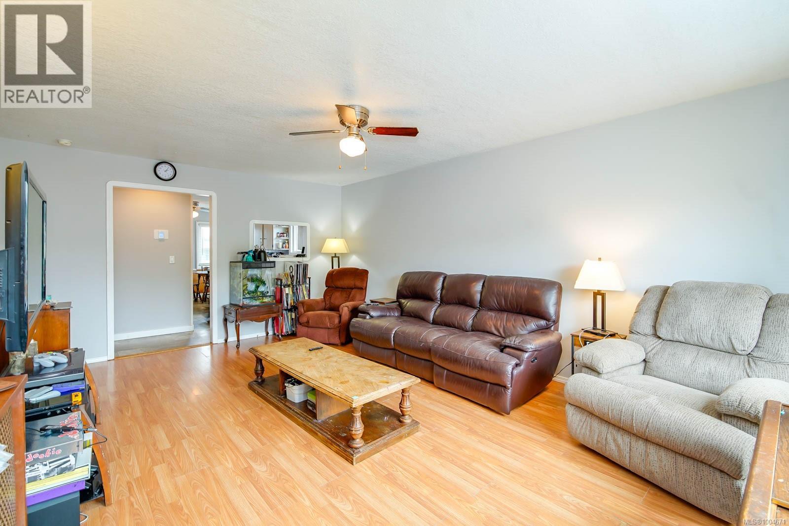 3638 14th Ave Property Photo 3