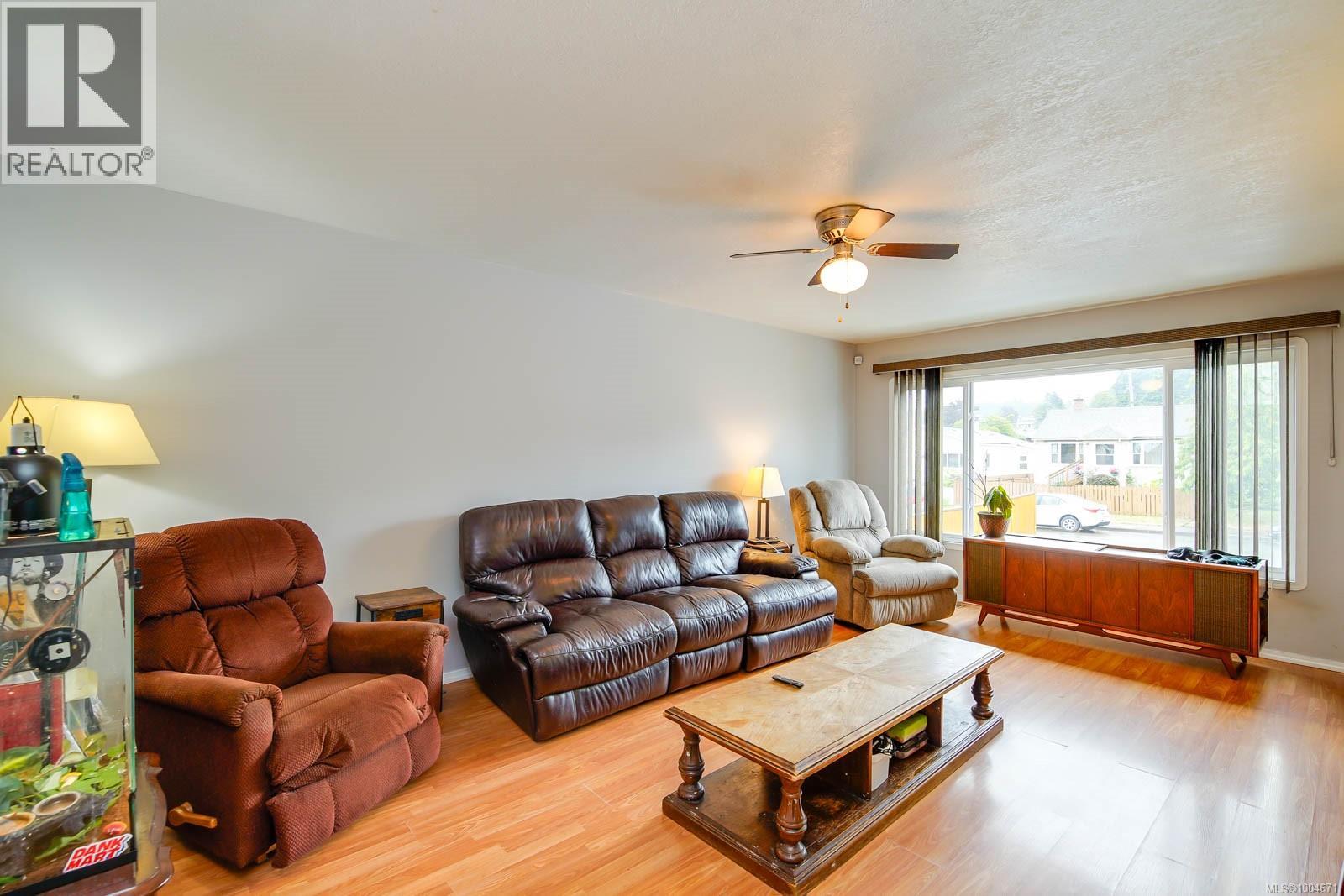 3638 14th Ave Property Photo 8