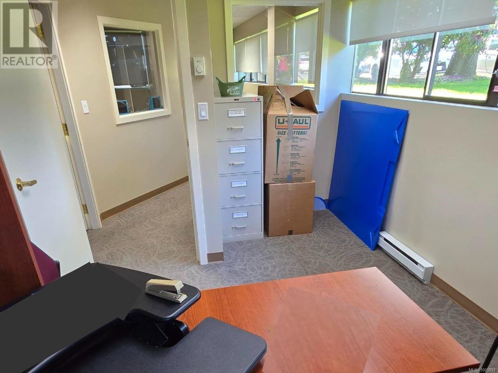1 1595 Bay St Property Photo 15