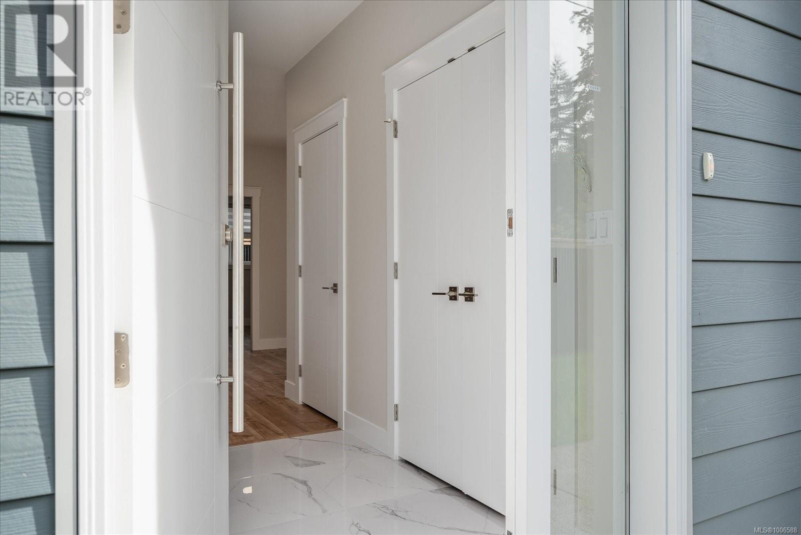 207 Dunbar Way Property Photo 4