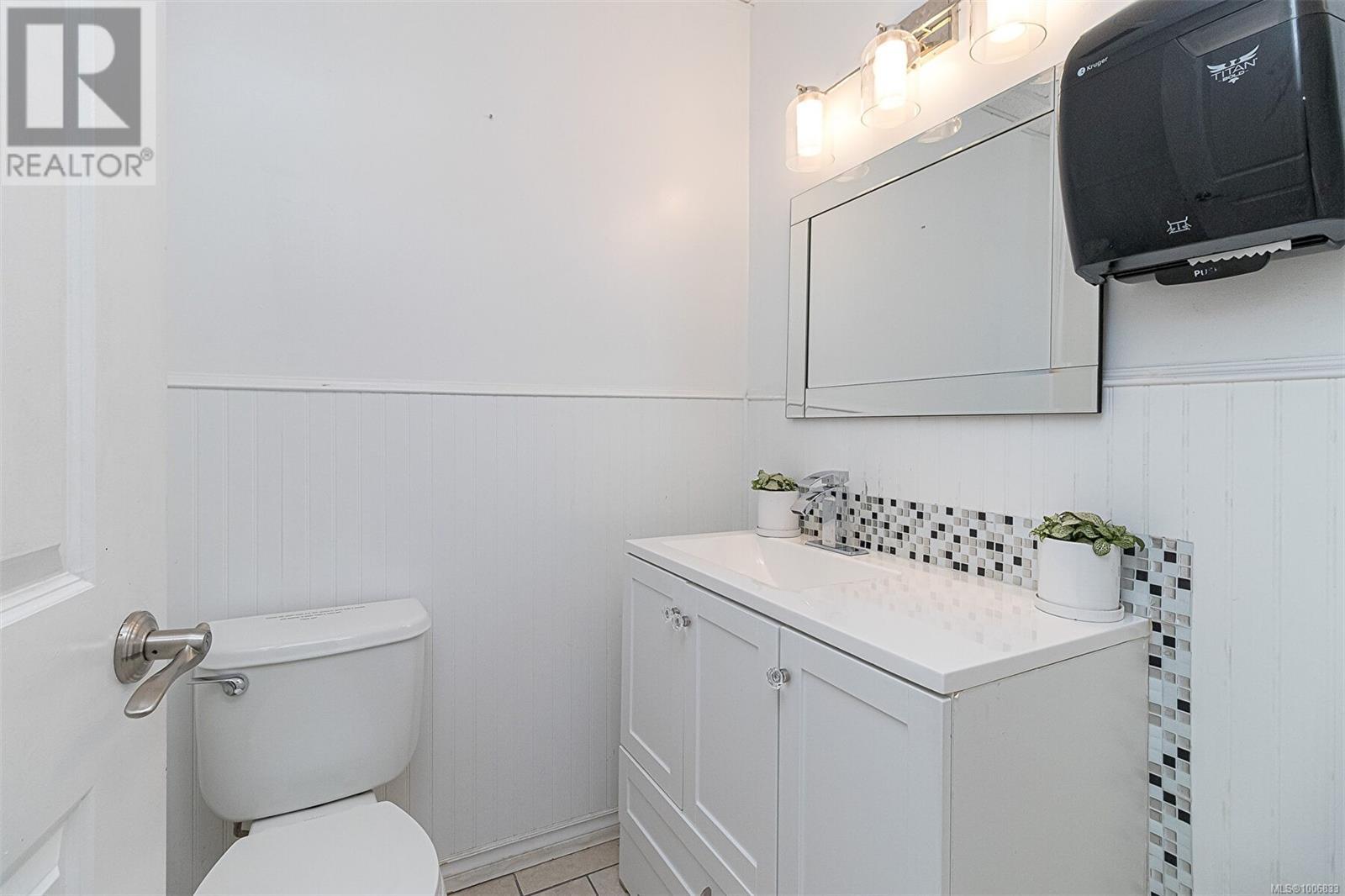 2018 Oak Bay Ave Property Photo 17