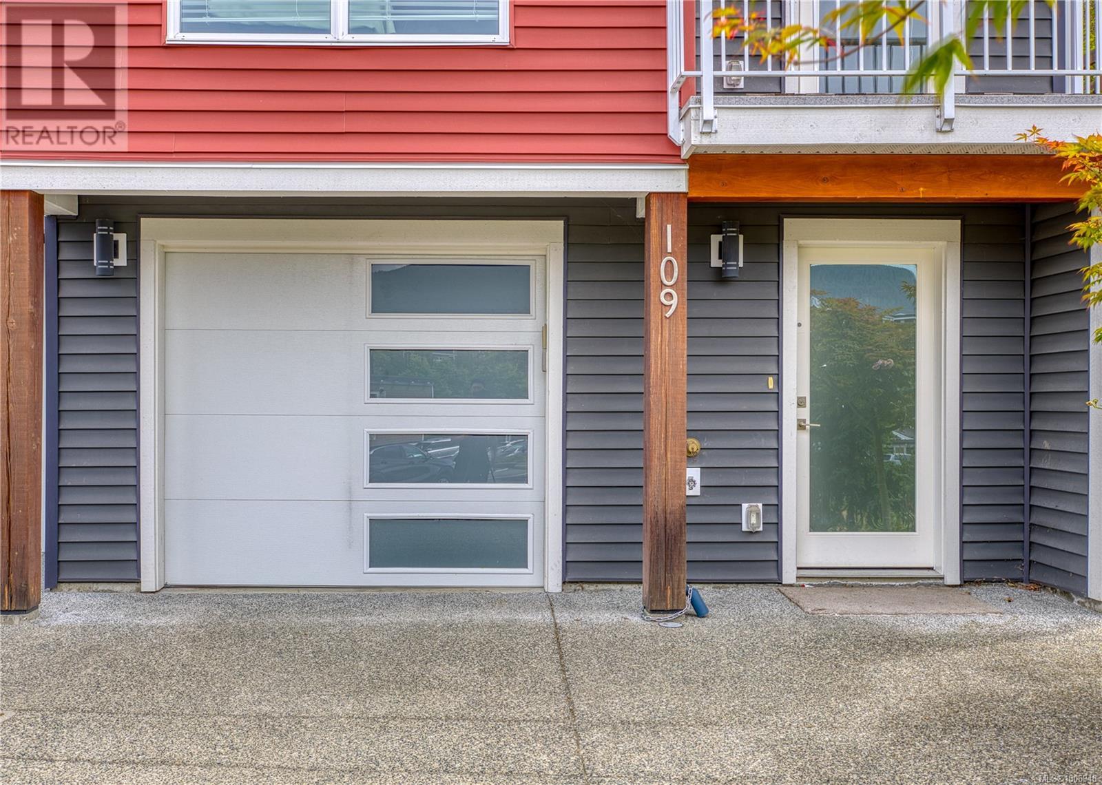 109 1800 Summerhill Pl Property Photo 1