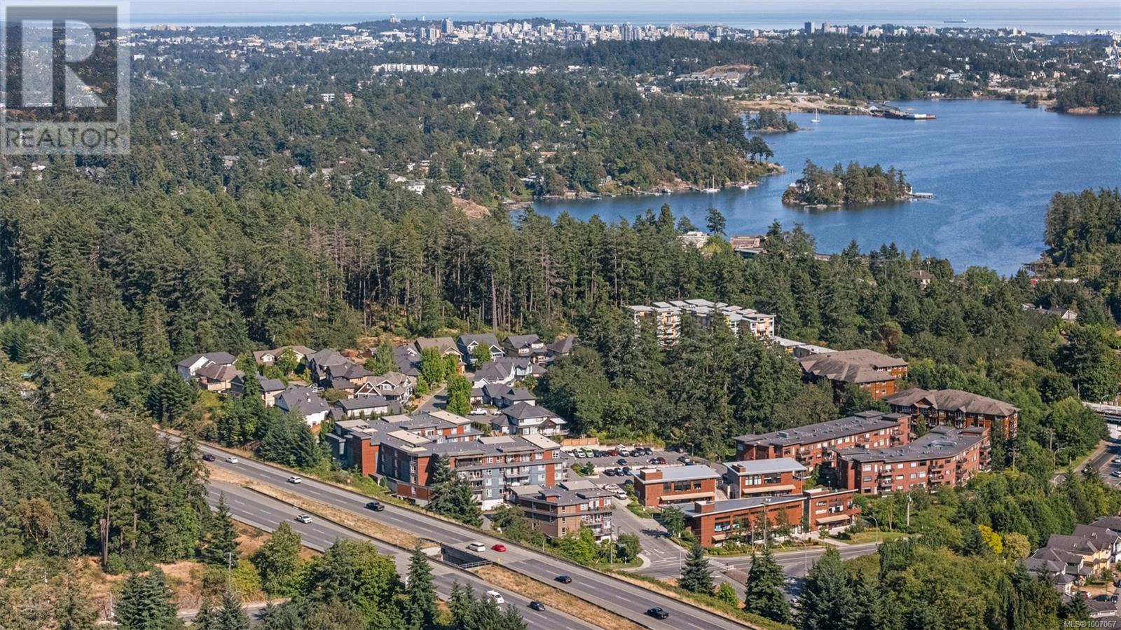 301 100 Presley Pl Property Photo 6