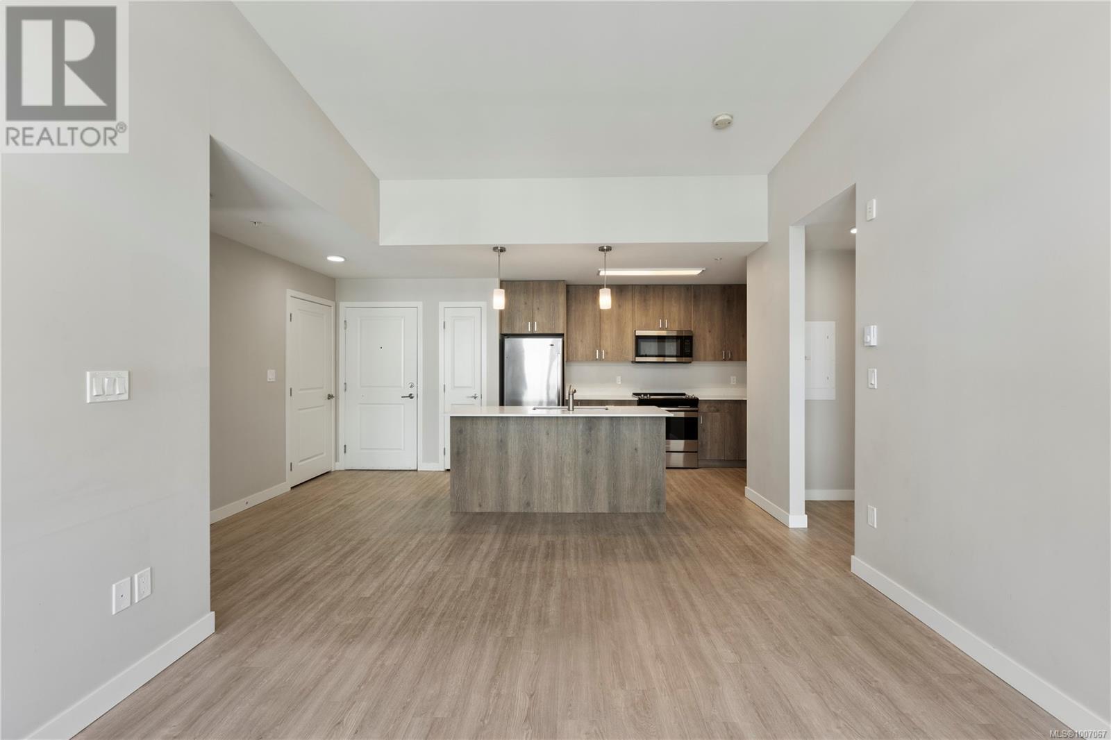 301 100 Presley Pl Property Photo 7