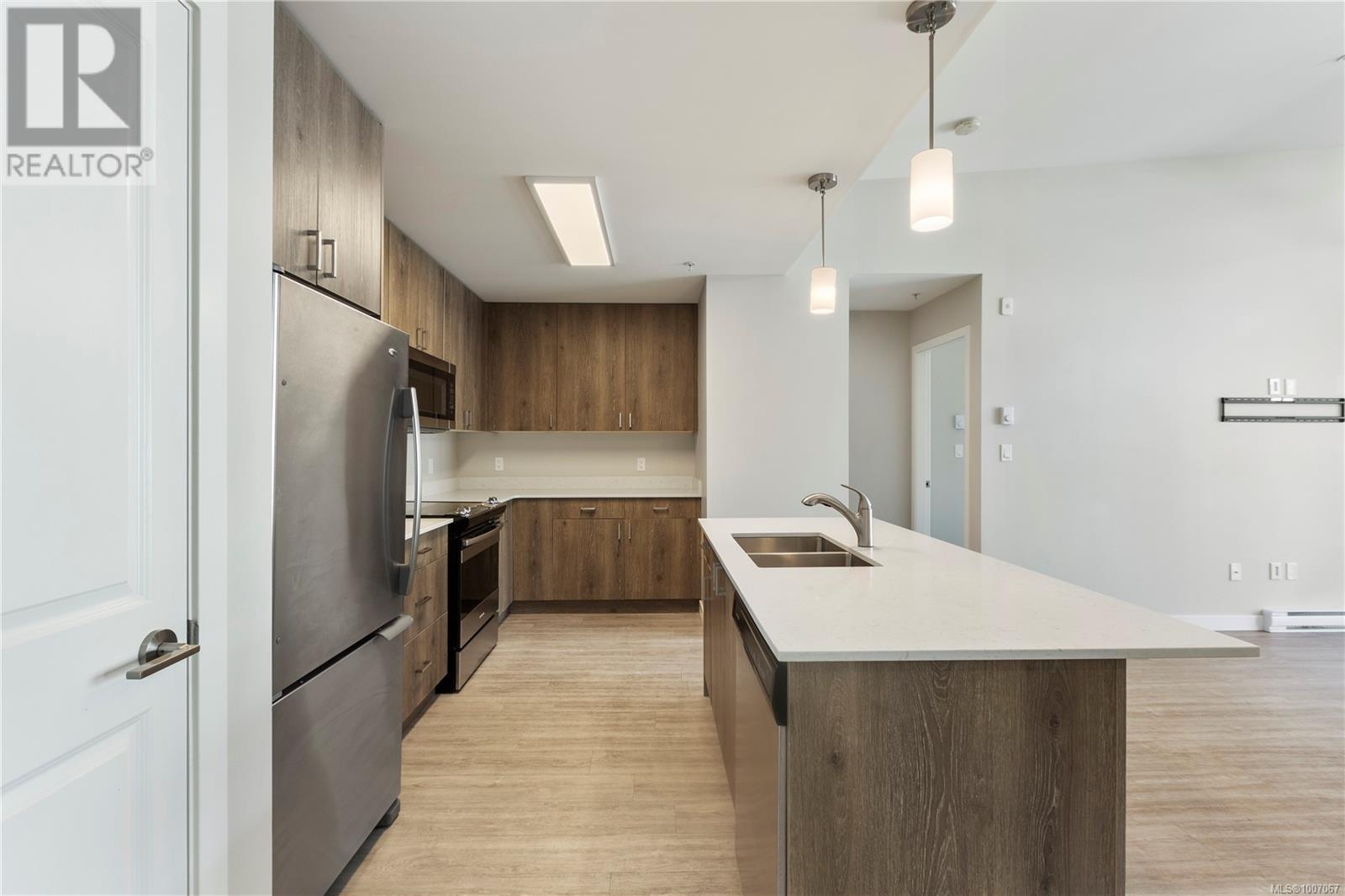 301 100 Presley Pl Property Photo 8