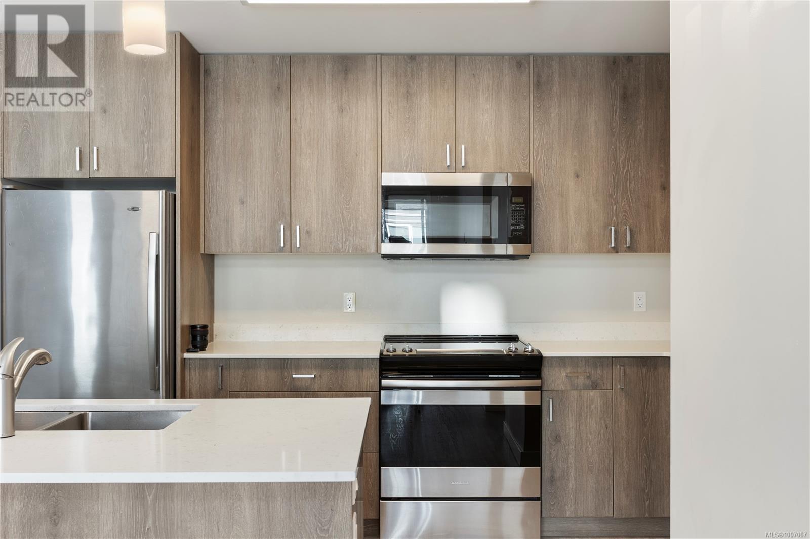 301 100 Presley Pl Property Photo 9