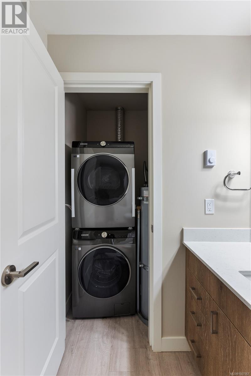 301 100 Presley Pl Property Photo 18