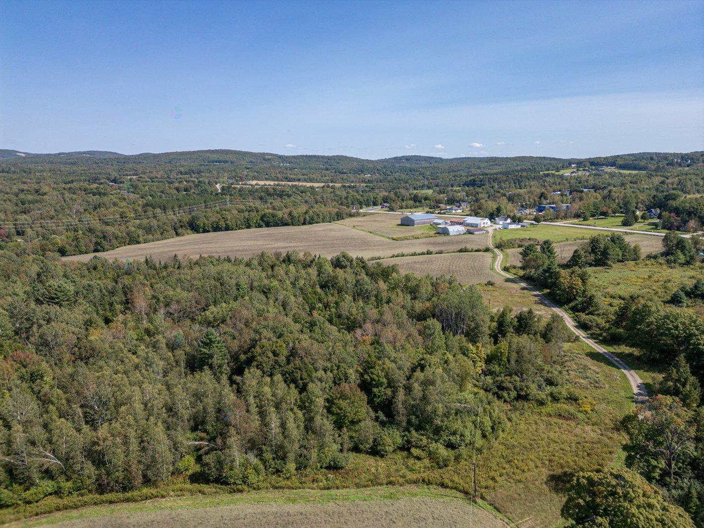 5771 Ch. De Ste-catherine Property Photo 17