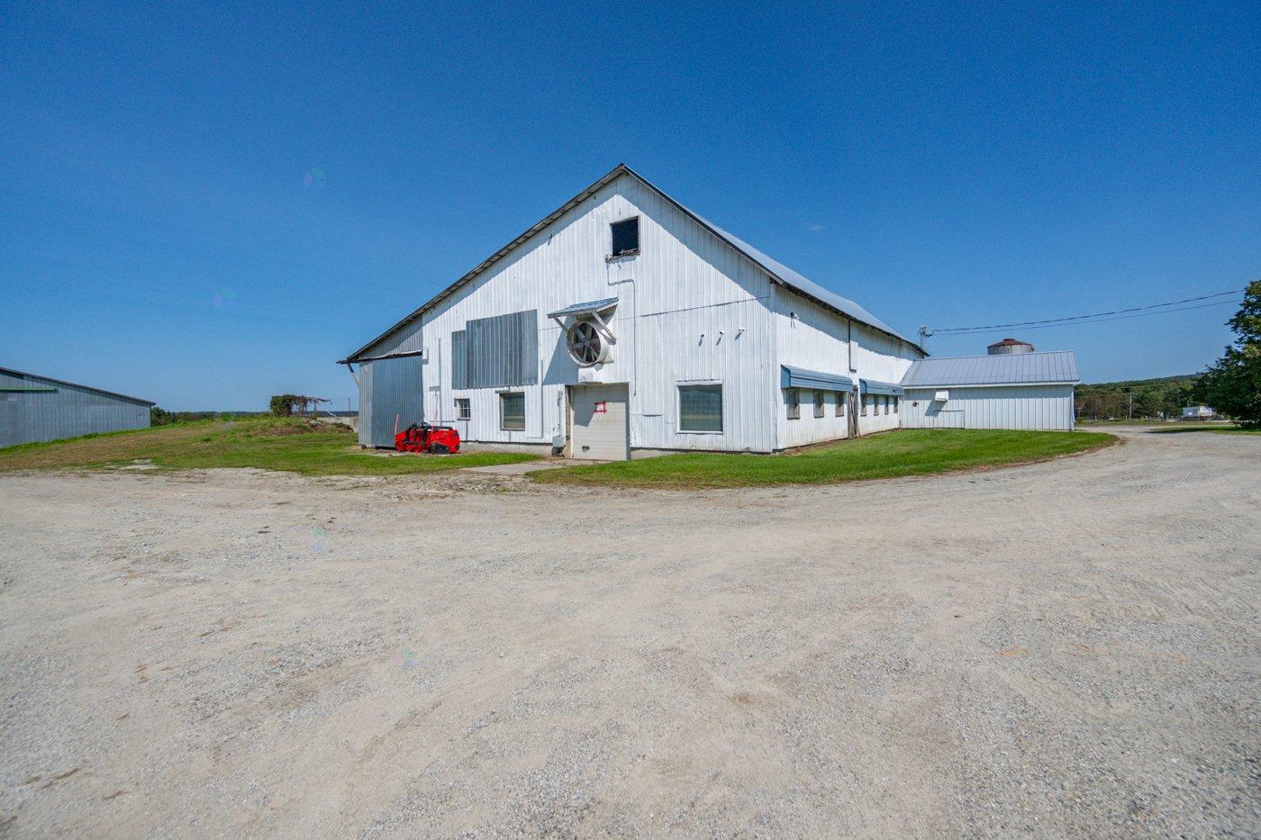 5771 Ch. De Ste-catherine Property Photo 31