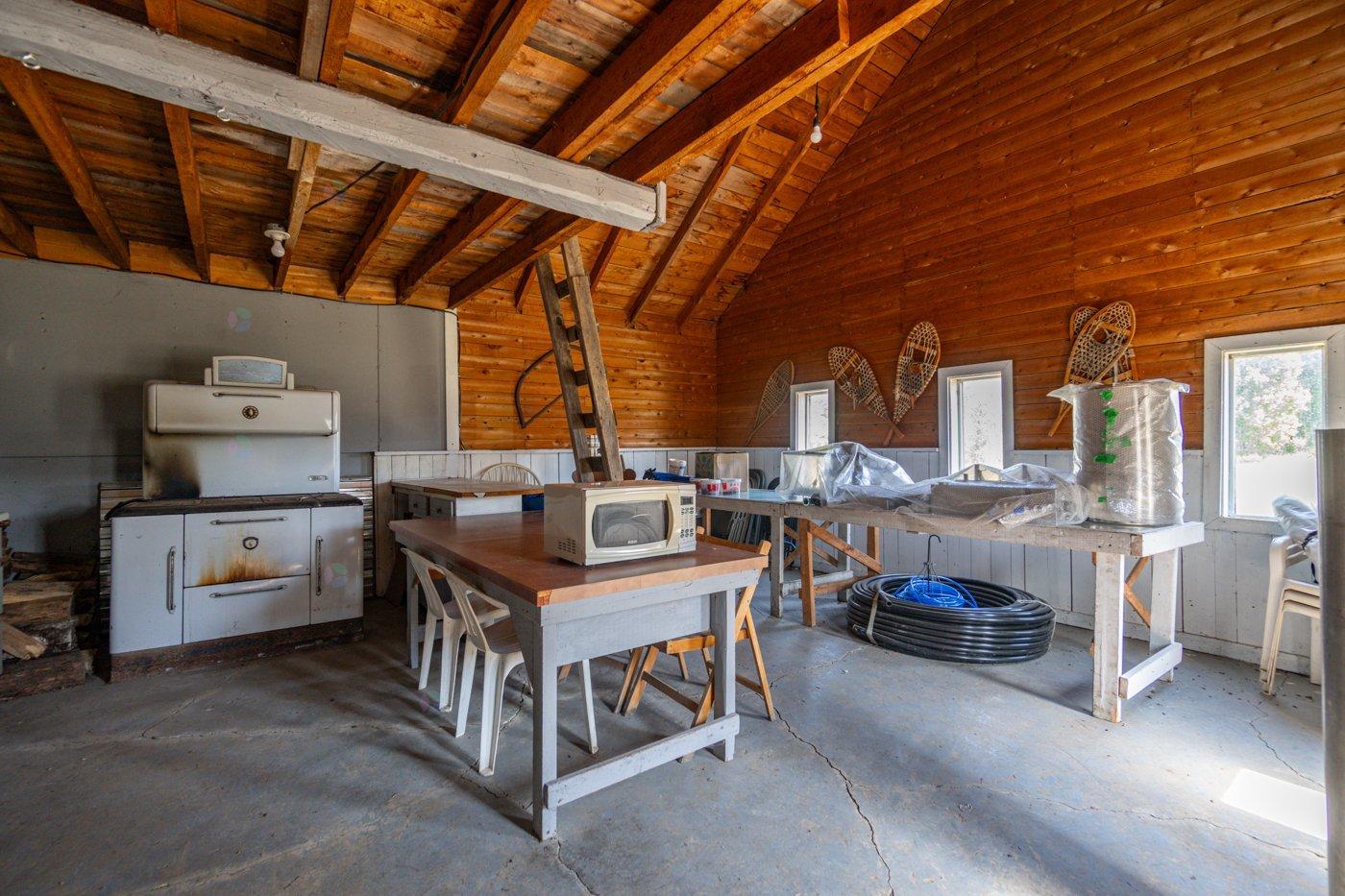 5771 Ch. De Ste-catherine Property Photo 44