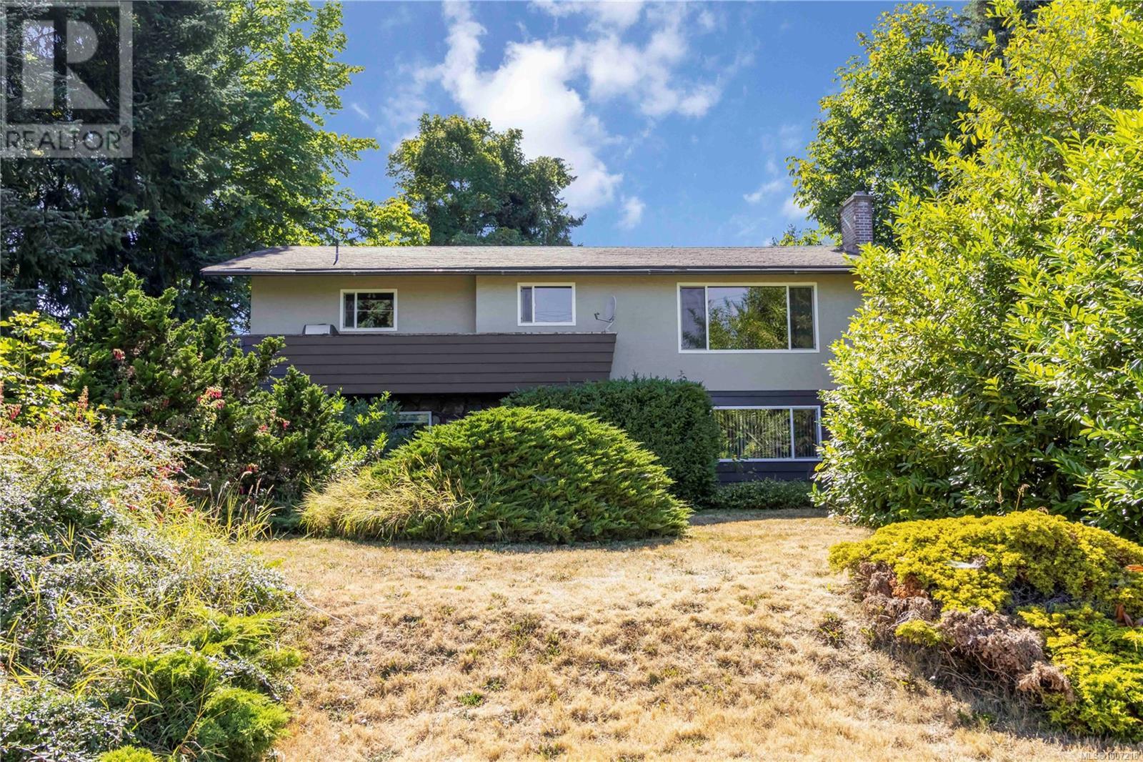 6390 Conconi Pl Property Photo 1