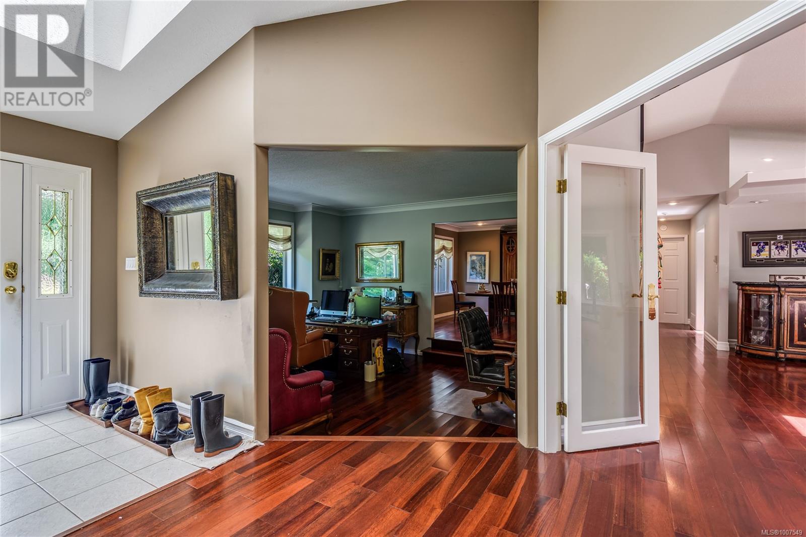 1185 Merecroft Road Property Photo 4