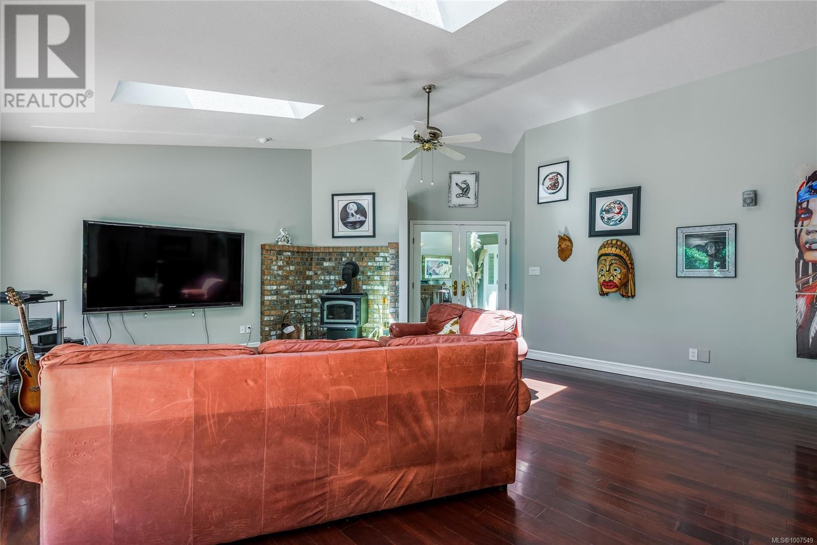 1185 Merecroft Road Property Photo 7