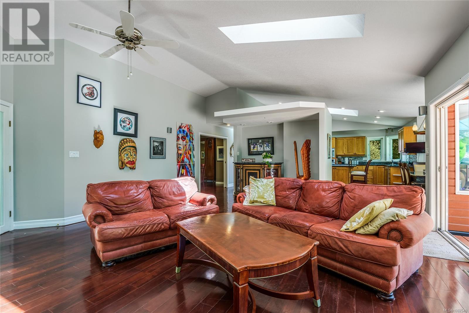 1185 Merecroft Road Property Photo 8