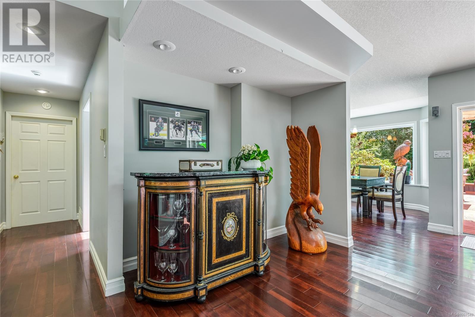 1185 Merecroft Road Property Photo 10