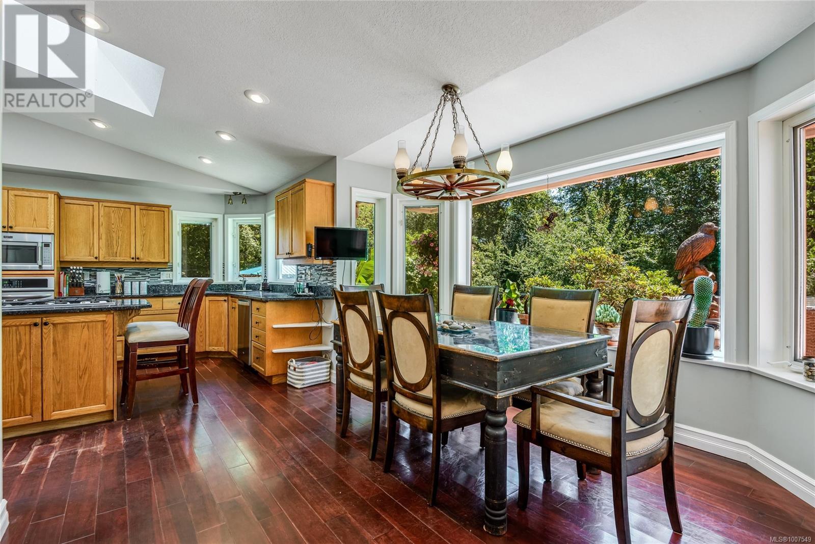 1185 Merecroft Road Property Photo 11