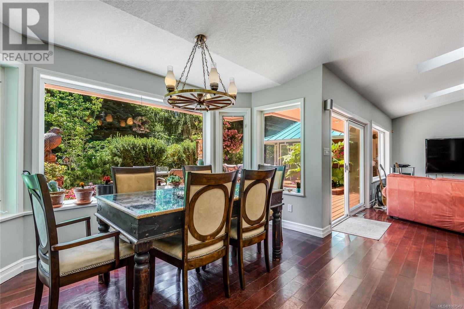 1185 Merecroft Road Property Photo 12