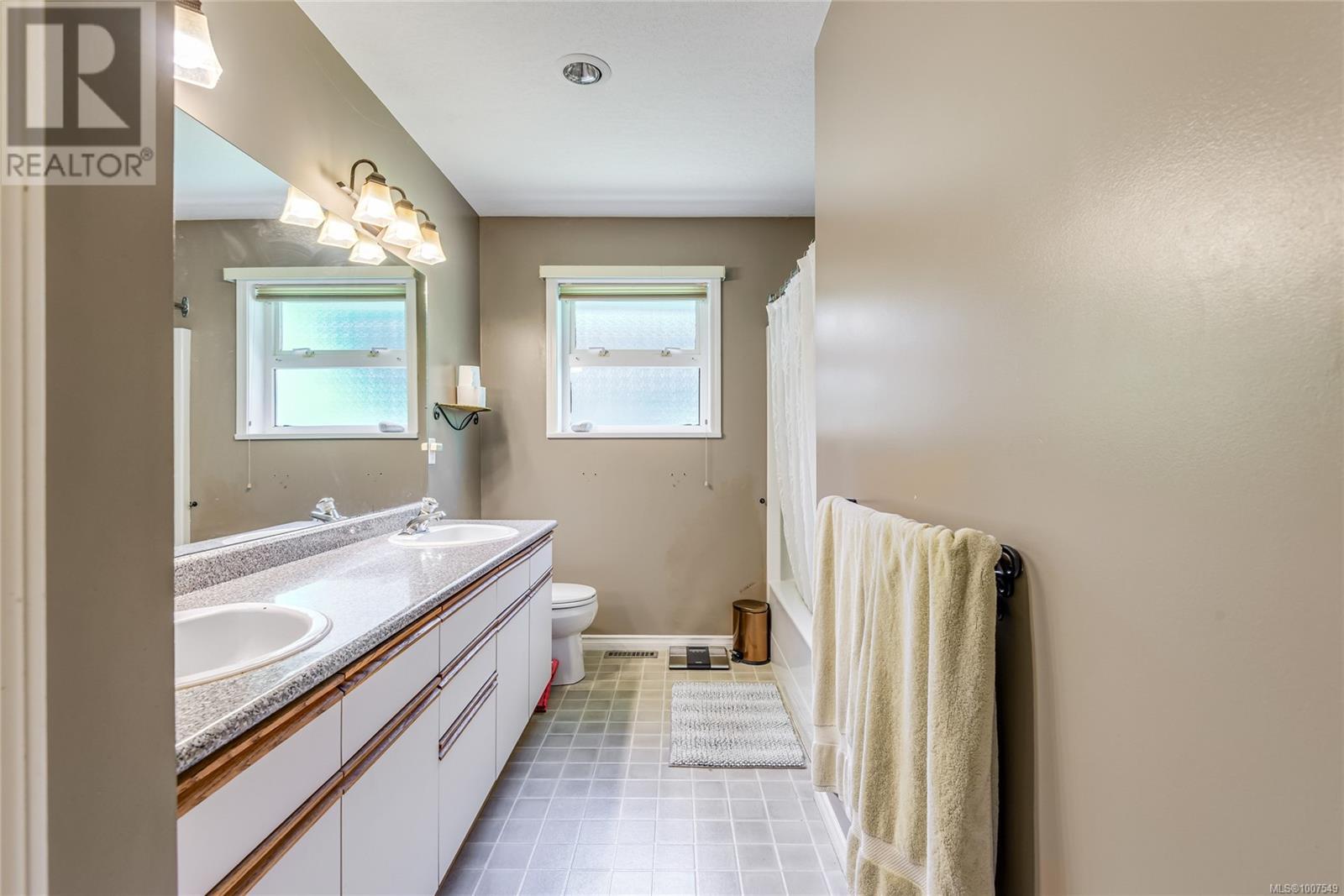 1185 Merecroft Road Property Photo 30